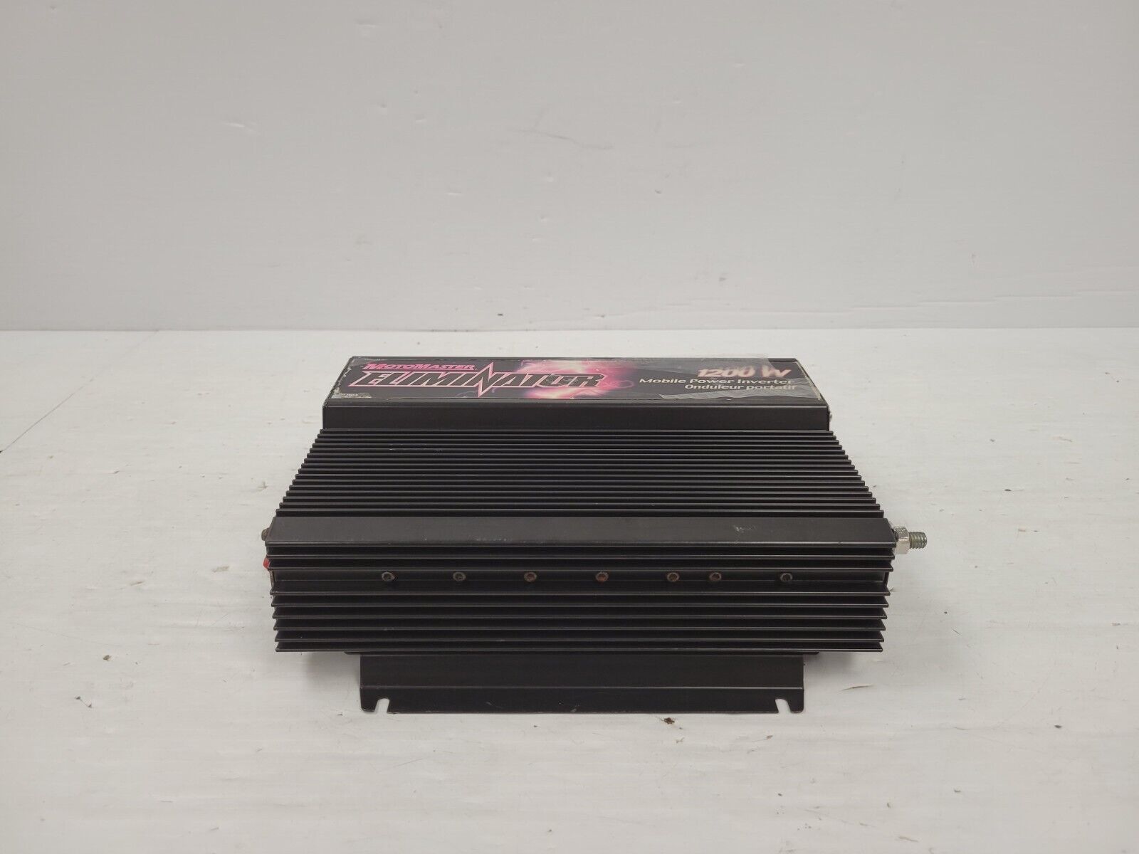 Motomaster Power Inverter 1500W 12V to 110V AC - Portable Car Power Converter for Camping, Travel & Emergency Power Outages