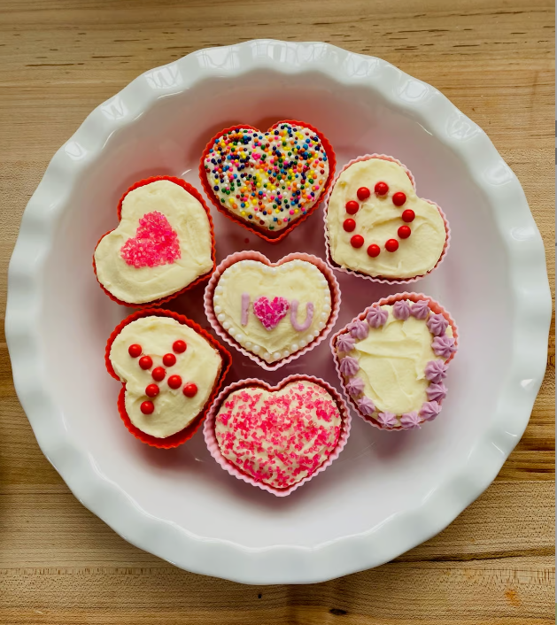 Bakelicious Heart Shaped Silicone Cupcake Liners - Red & Pink Baking Cups for Valentine's Day, Birthday Parties & Romantic Desserts | Reusable & Non-Stick