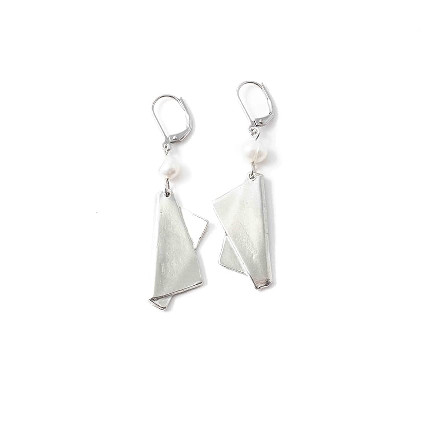 Elegant Étreinte Huggie Earrings for Women - Minimalist Gold Hoop Earrings for Everyday Wear, Date Night & Special Occasions