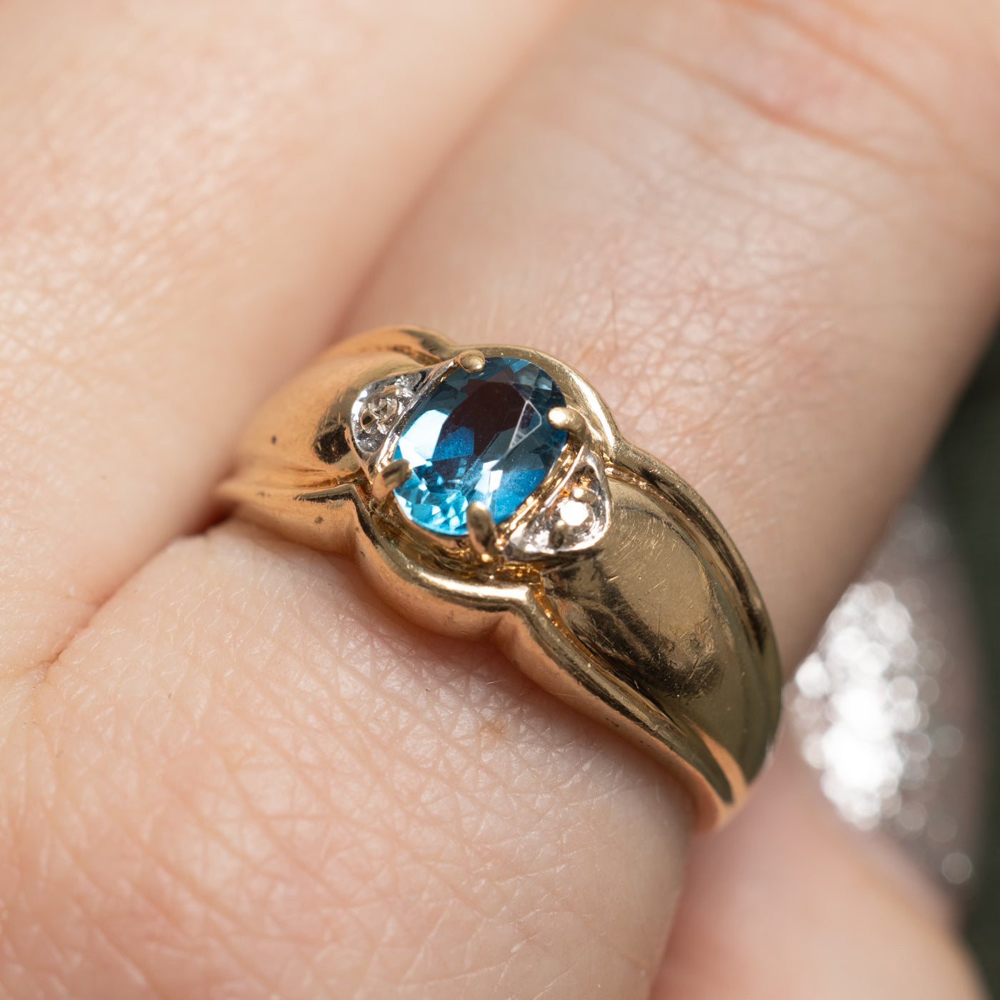Oval Cut Blue Topaz & Diamond Engagement Ring - 0.80ct Center Stone with 0.01ctw Diamond Accents - Size 8 - Perfect for Anniversary Gifts & Proposal Jewelry