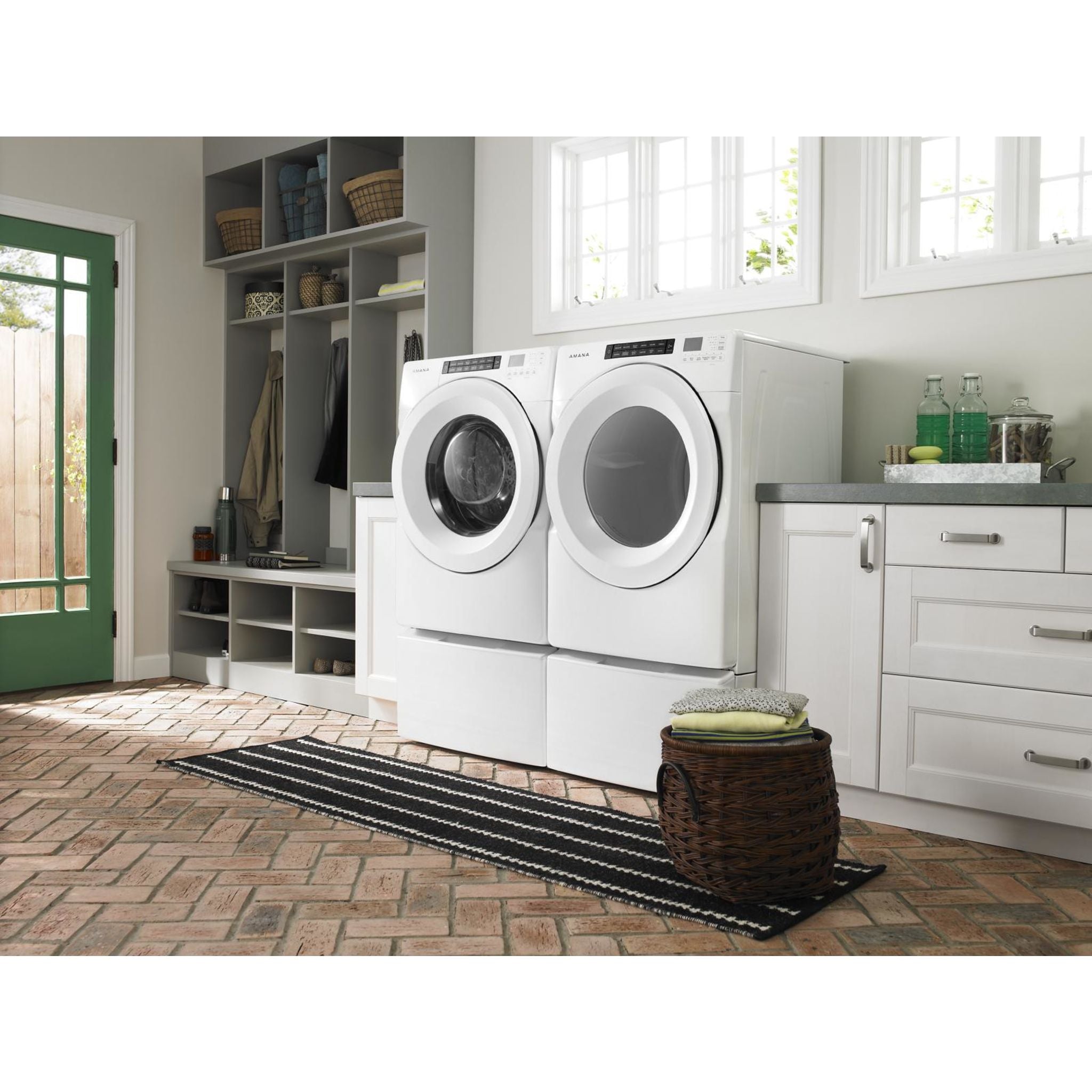 Amana NGD5800HW White Gas Dryer - High Efficiency, Large Capacity for Home Laundry - Perfect for Families & Heavy Loads