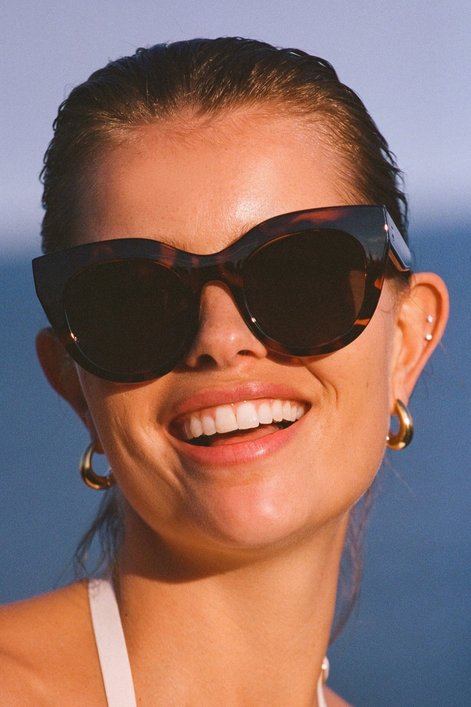 Stylish Air Heart Cat Eye Tortoise Shell Sunglasses with Smoke Lens - Perfect for Outdoor Activities, Beach, and Fashion Accessories