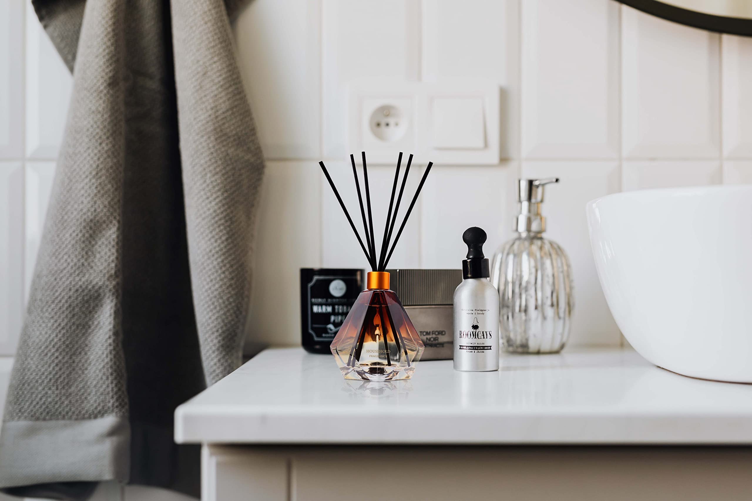 Premium Reed Diffuser Set - Gardenia Scented Home Fragrance with 3.4 fl oz Essential Oils | Natural Air Freshener for Bathroom, Bedroom, Office & Shelf Decor | Long-Lasting Aroma for Relaxation & Stress Relief