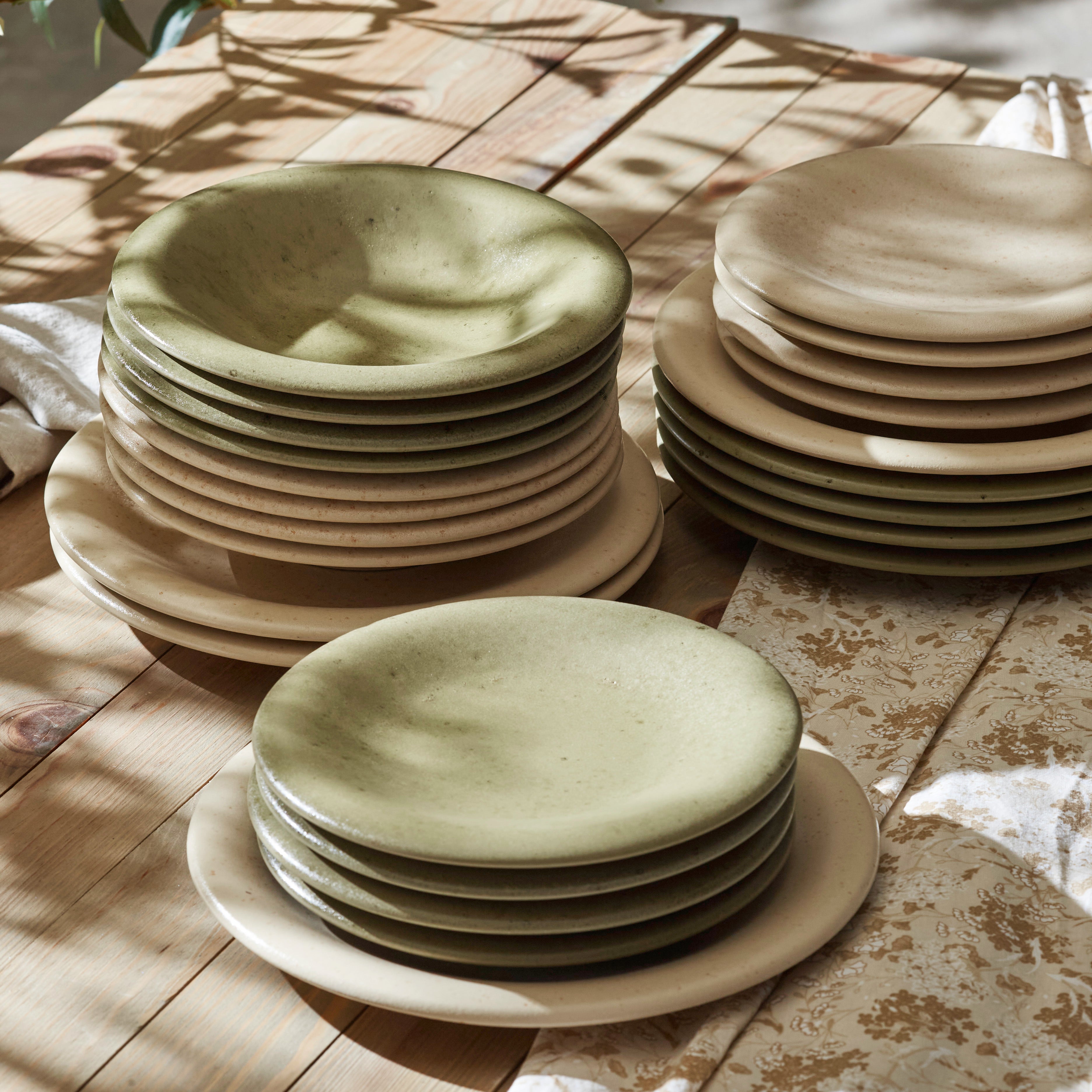 Premium Aro Stoneware Dinnerware Set - Green Matte Finish, Handcrafted in Portugal, Scratch & Chip Resistant - Perfect for Everyday Dining & Special Occasions