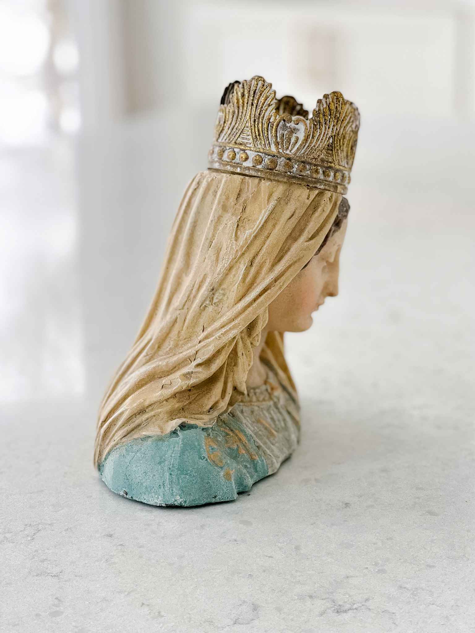 Antique Virgin Mary Statue - Handcrafted Religious Home Decor for Prayer Altar, Catholic Gifts & Christian Collectibles | Perfect for Church, Home Shrine & Spiritual Meditation