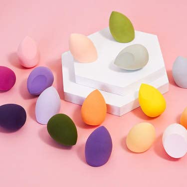 **Glo’Me 4 Pack Makeup Sponge Blender Set – Latex-Free Beauty Sponges for Liquid Foundation, Powder & Sunscreen – Includes 1 Sponge Holder Case (Pink) – Perfect for Flawless Makeup Application at Home or On-the-Go**