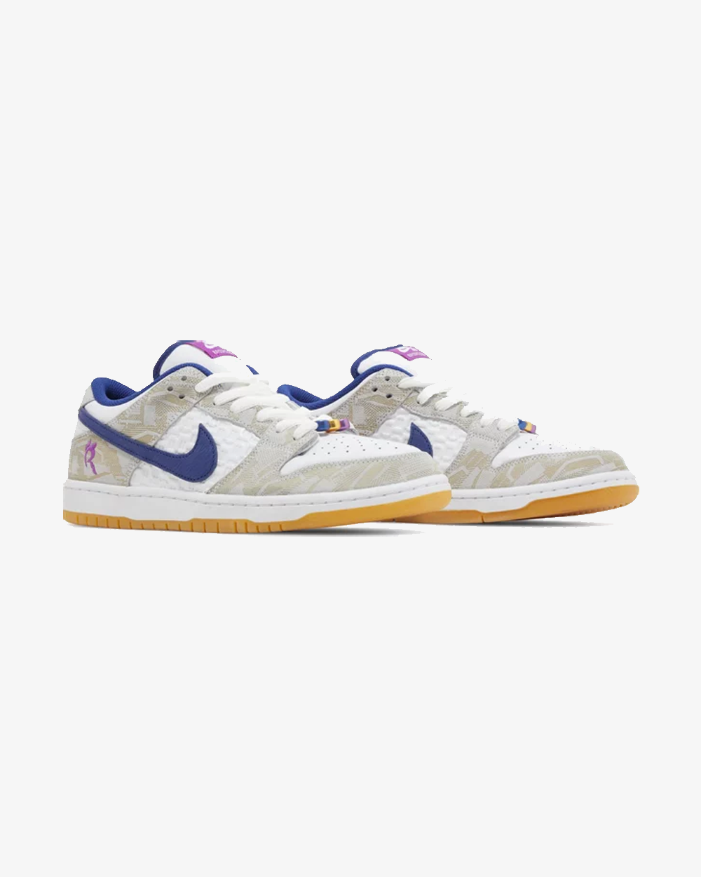 Nike SB Dunk Low X Rayssa Leal - Skateboarding Shoes for Women & Men - Perfect for Streetwear & Sneaker Collectors