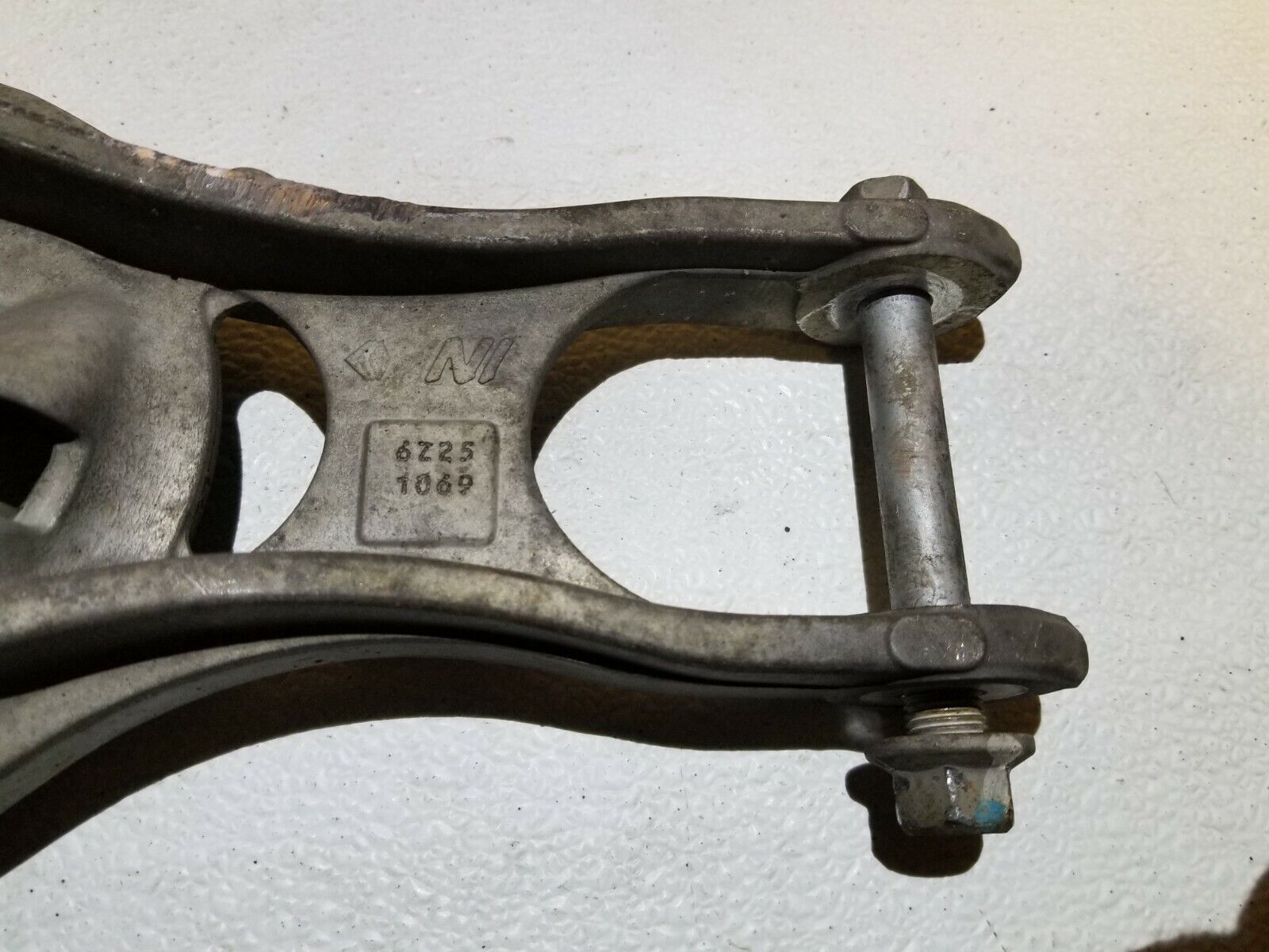 2005-2008 Acura RL Rear Lower Control Arm Left Driver Side Replacement Part - OEM Quality Suspension Component for Smooth Ride & Handling