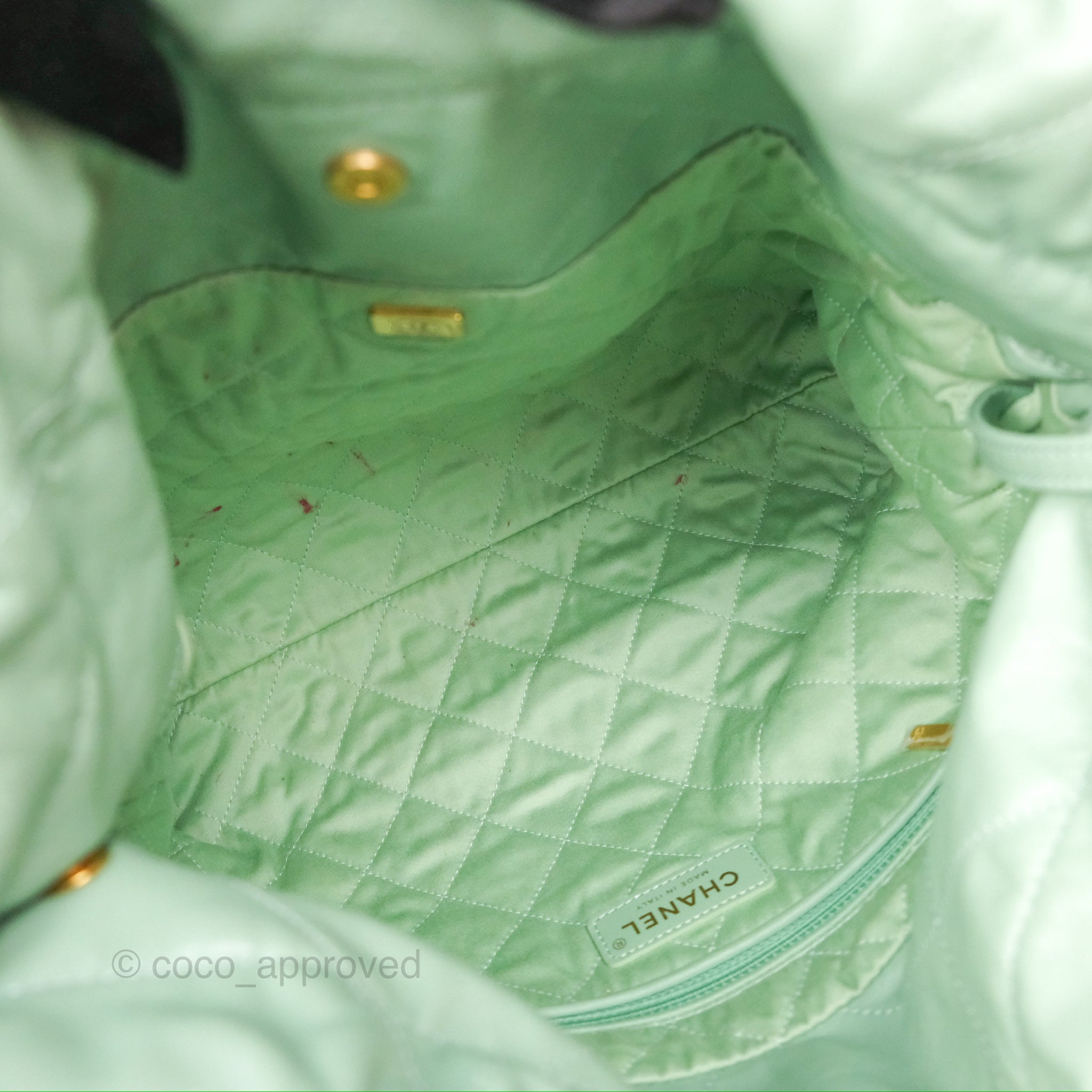 Chanel 22 Small Handbag in Mint Green Shiny Aged Calfskin with Gold Hardware - Luxury Crossbody Bag for Women, Perfect for Date Night & Special Occasions