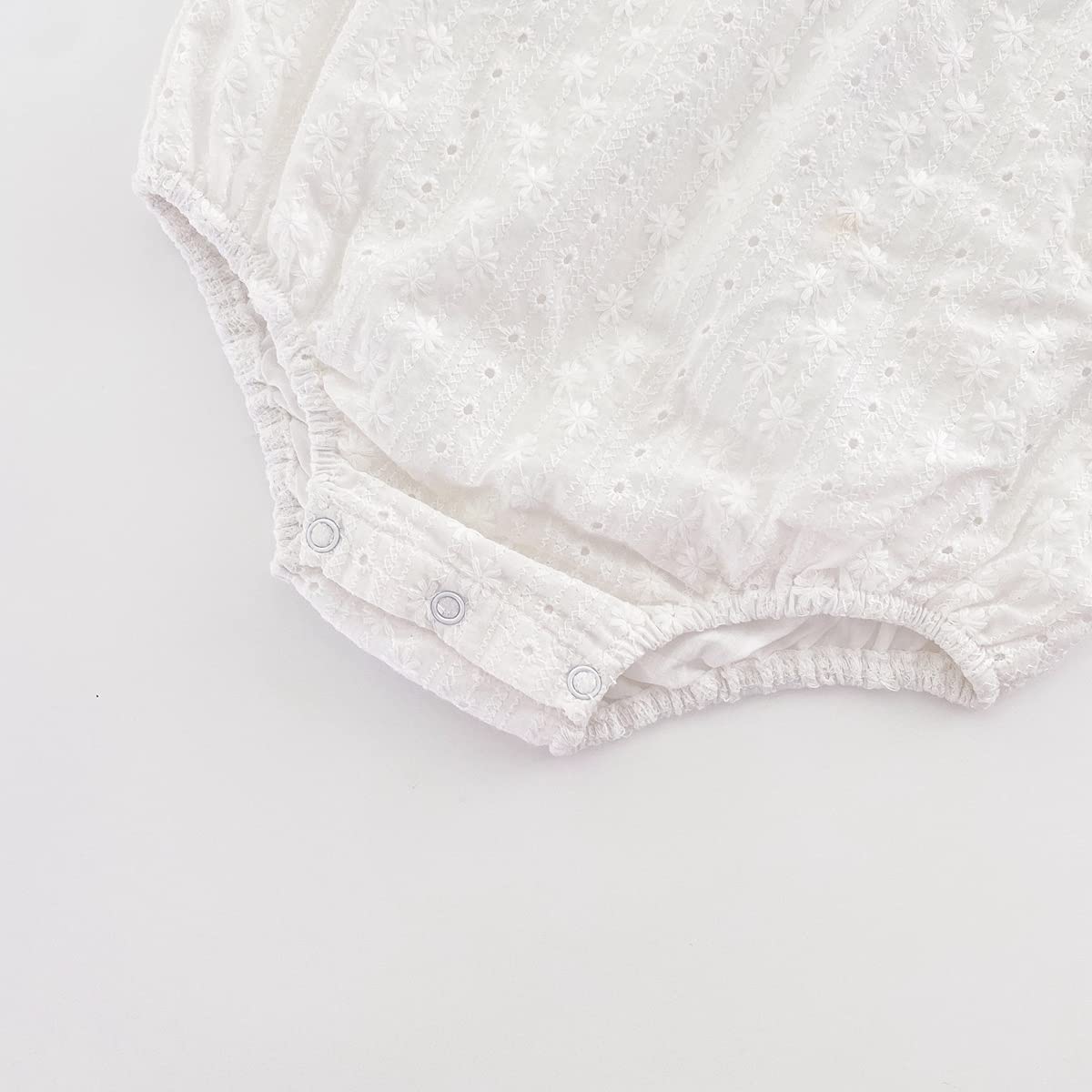 White Cotton Long Sleeve Lace Princess Bodysuit for Baby Girls - Soft Newborn Infant Onesie for Special Occasions & Photo Shoots