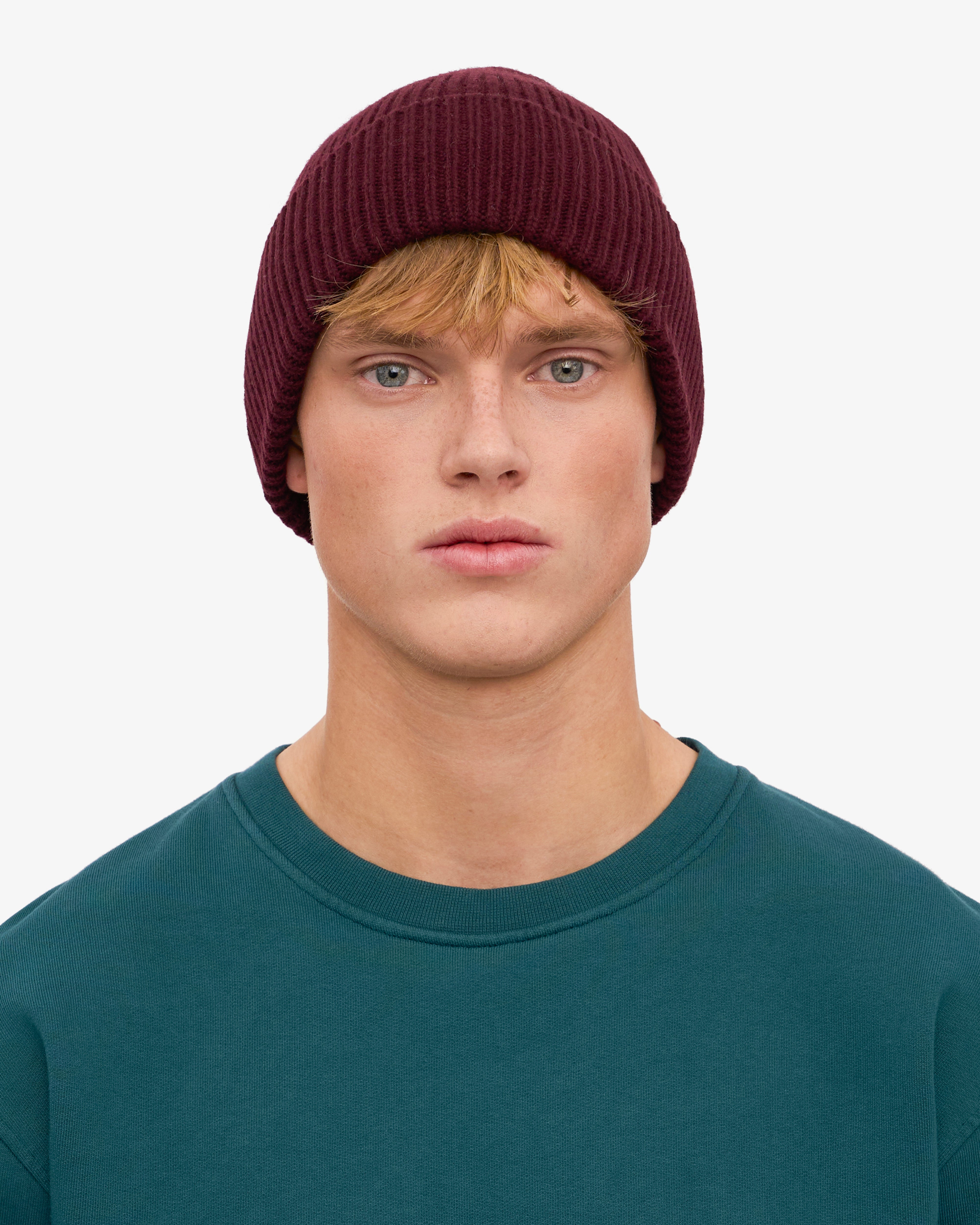Premium Merino Wool Beanie for Men & Women - Soft Winter Hat in Oxblood Red - Warm Knit Cap for Skiing, Hiking & Outdoor Activities