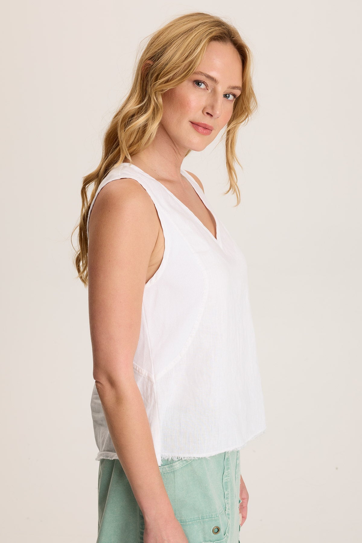 Estine Women's Linen V-Neck Tank Top - Breathable Summer Casual Blouse for Beach, Travel & Everyday Wear