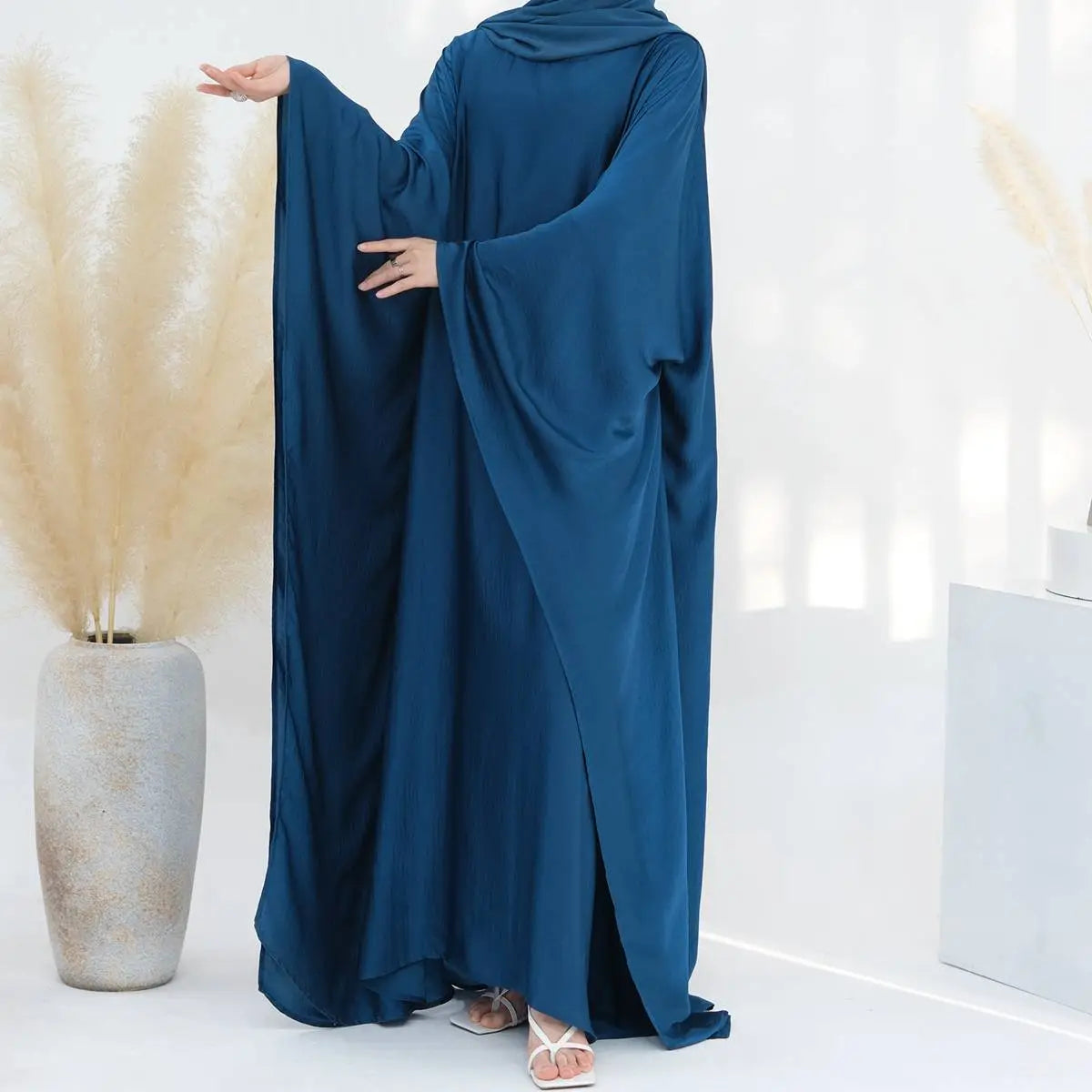 Elegant Batwing Sleeve Muslim Farasha Abaya Dress for Women - Modest Islamic Prayer Dress for Mosque & Special Occasions