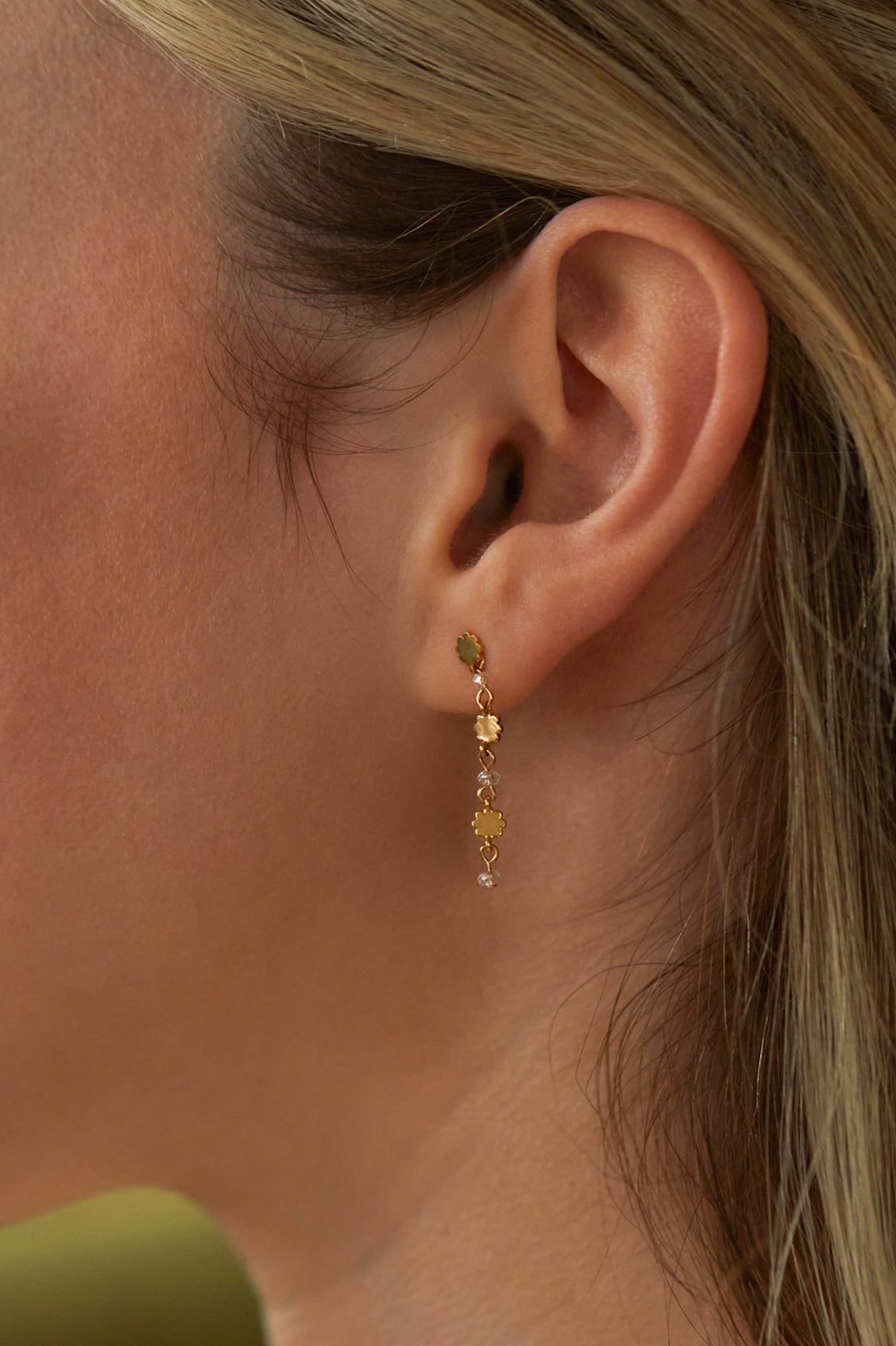 Exquisite Triple Flower Crystal Drop Earrings for Women - Elegant Dangling Ear Jewelry for Parties, Weddings & Special Occasions