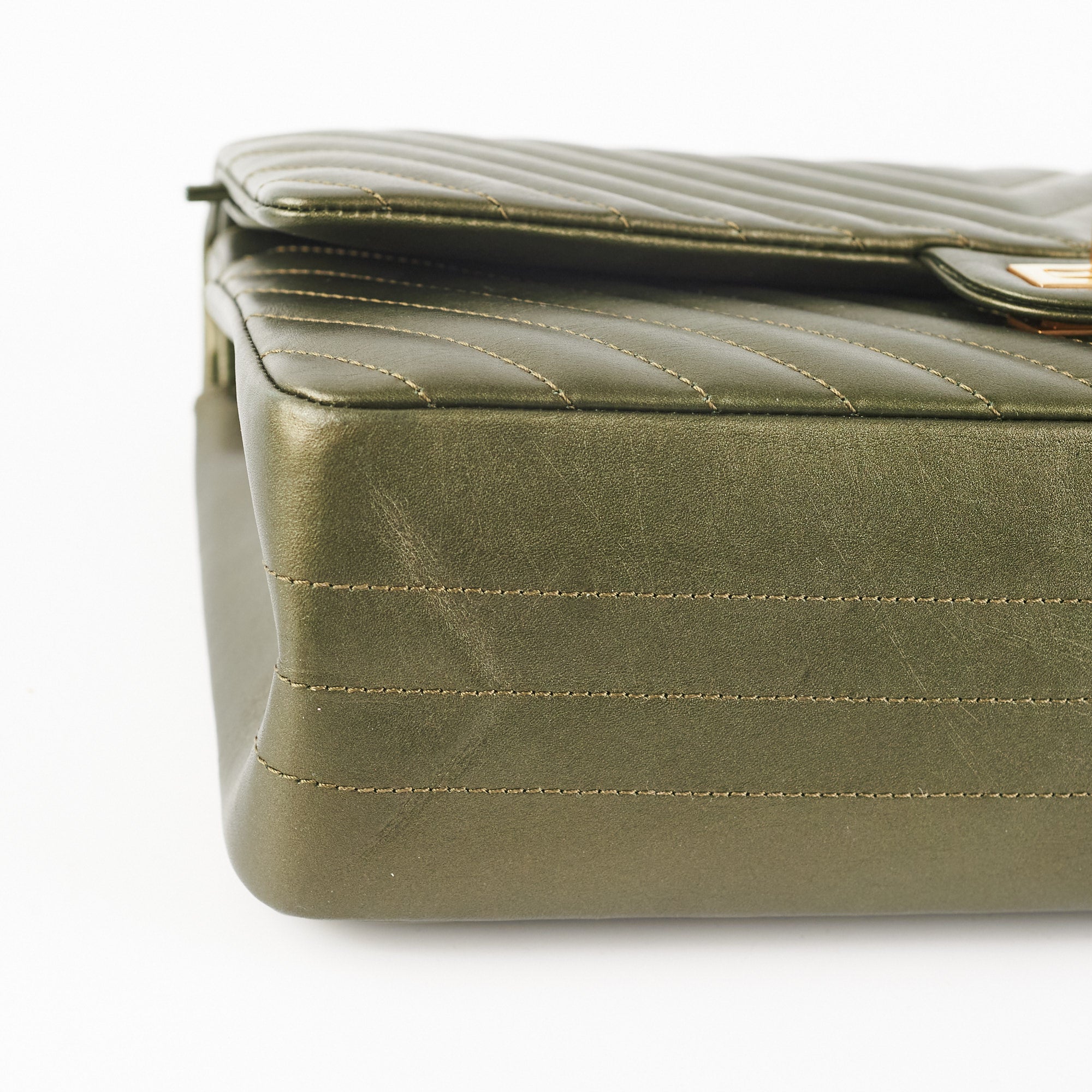 Chanel Chevron Reissue 226 Medium Handbag in Khaki Green Metallic Leather - Perfect for Work, Evening Events & Luxury Fashion Collection