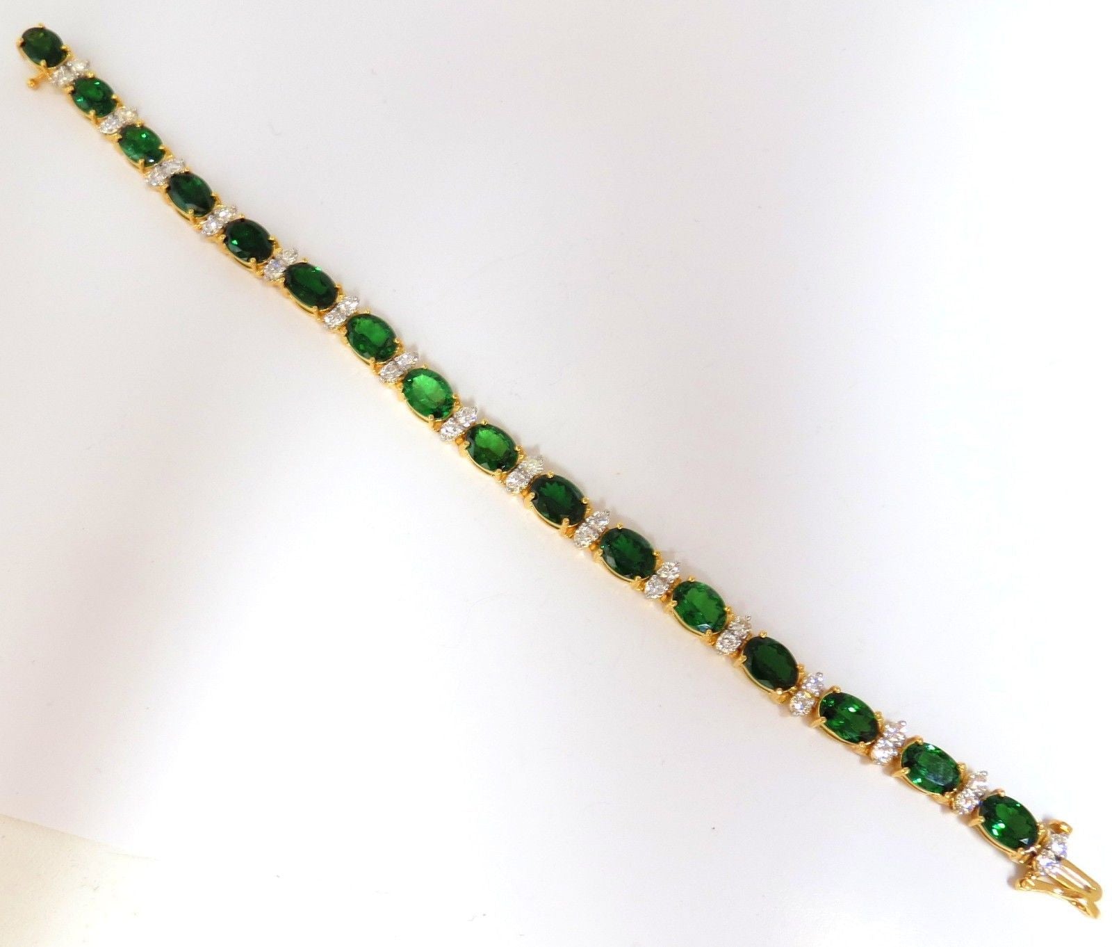 21.68CT Natural Vivid Bright Green Tsavorite Diamond Tennis Bracelet - Elegant Jewelry for Weddings, Parties & Special Occasions