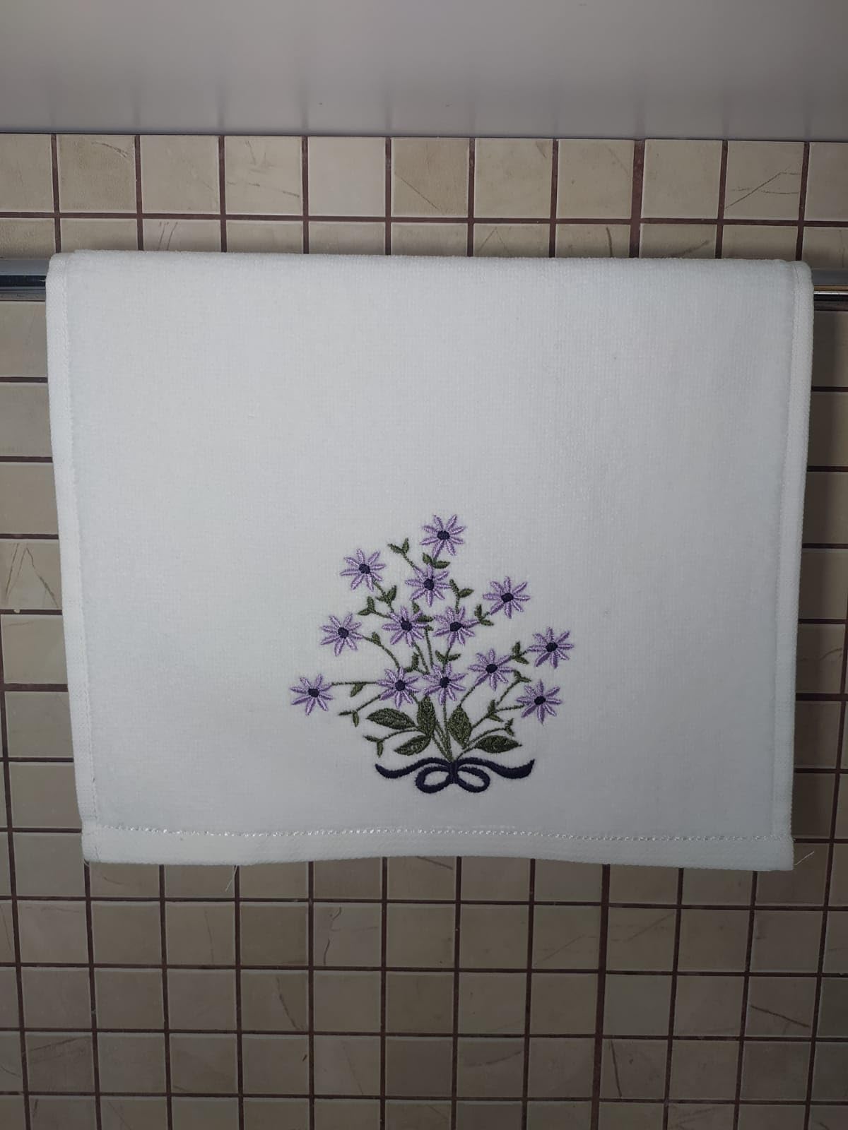 Premium 2-Pack Embroidered Rose Hand Towels - 100% Cotton Soft & Absorbent Luxury Bath Towels 11x18 Inch (White) for Bathroom, Kitchen & Guest Room Decor