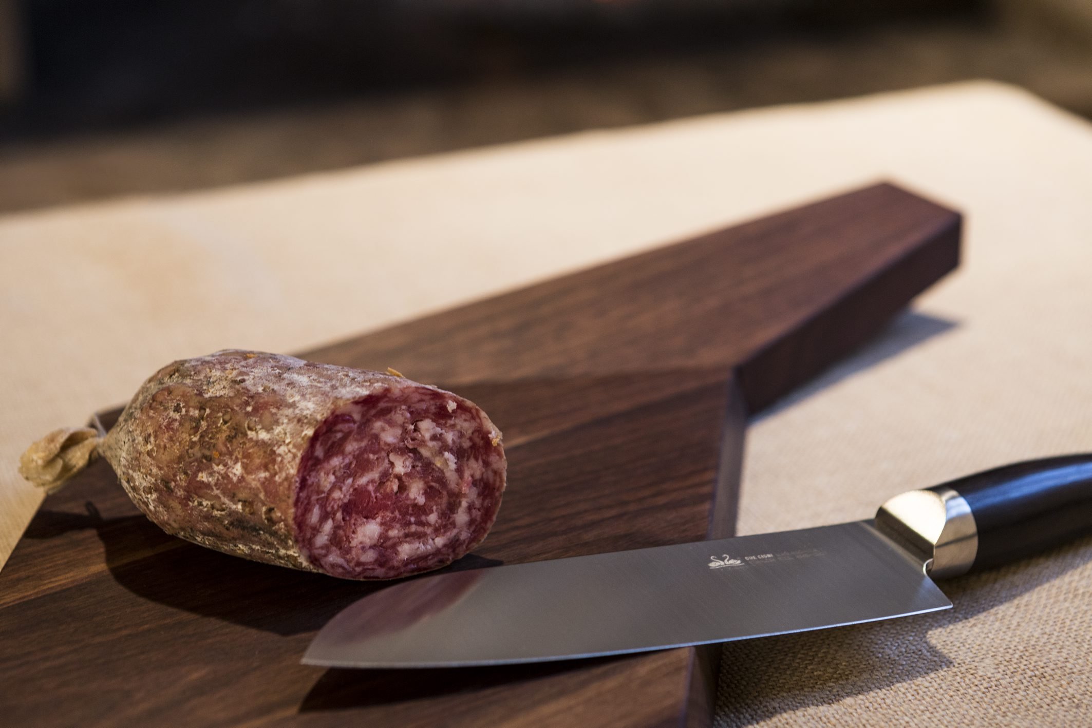 Premium Walnut Wood Cutting Board 48x20x2.3cm - Handcrafted in Italy - DUE CIGNI Vela Collection - Perfect for Kitchen Prep, Charcuterie Boards & Entertaining