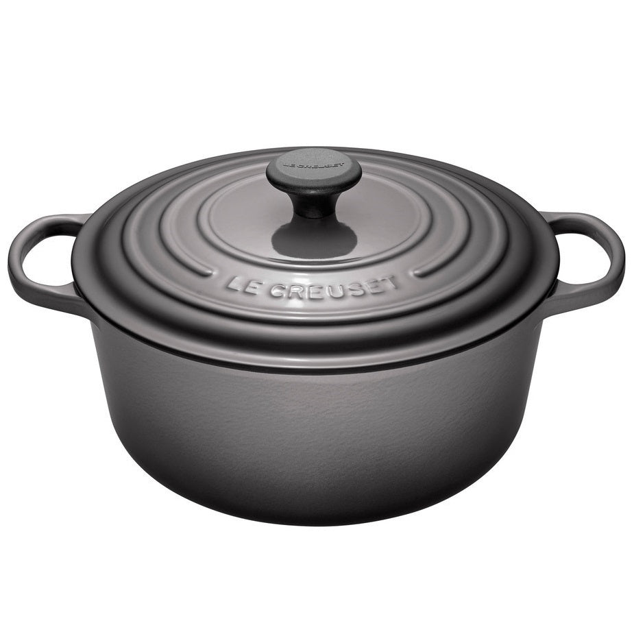 Le Creuset 6.7L Signature Round French Oven in Oyster - Premium Enameled Cast Iron Dutch Oven for Braising, Baking & Slow Cooking - Perfect for Soups, Stews & Family Dinners