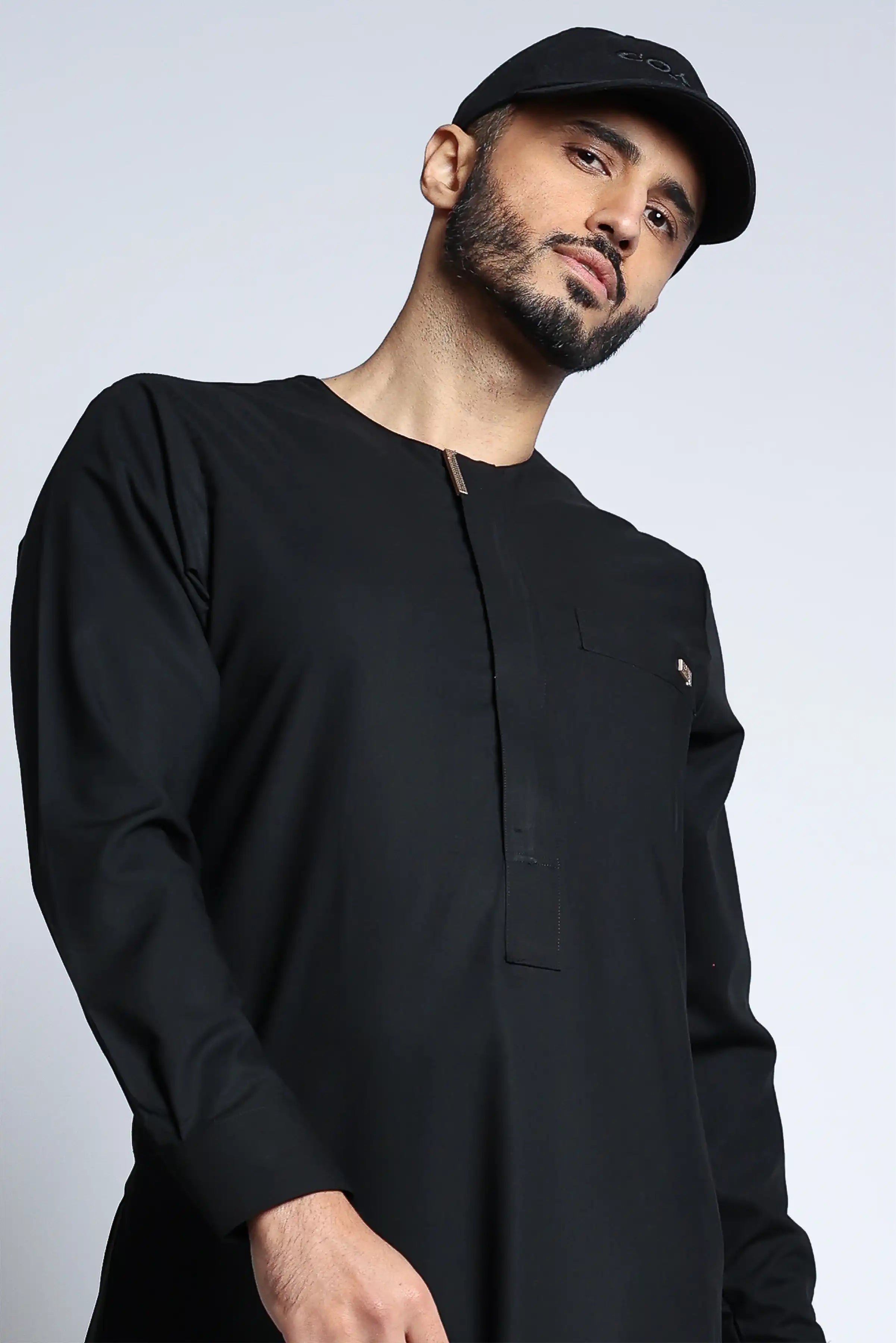 J108 Black & Gold Buckle Thobe for Men - Traditional Arabic Robe with Decorative Belt - Perfect for Eid, Weddings & Special Occasions