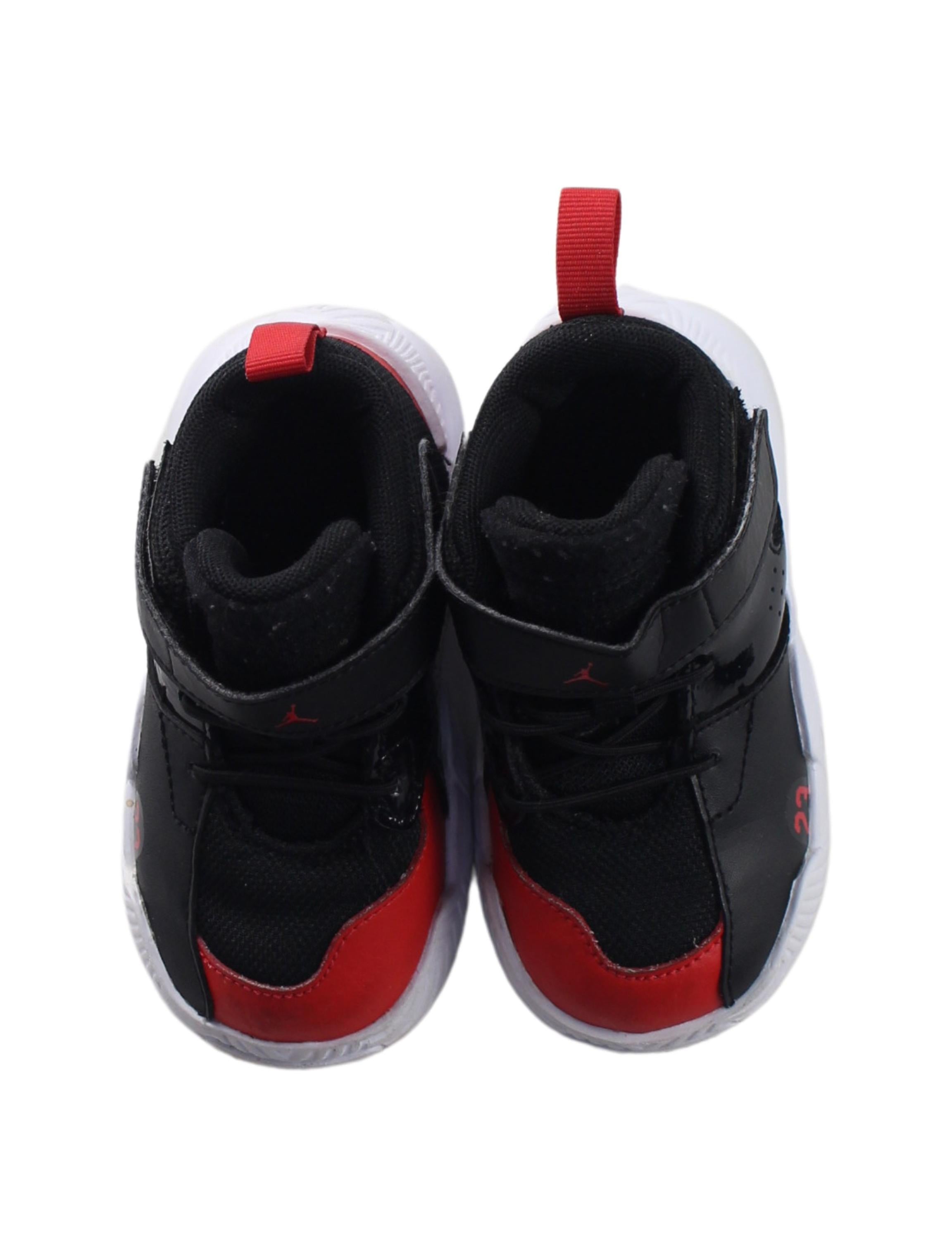 Air Jordan Retro Sneakers for Men - Size EU 22 (US 5.5) - Basketball Shoes, Running & Casual Wear - Perfect for Street Style & Gym Workouts