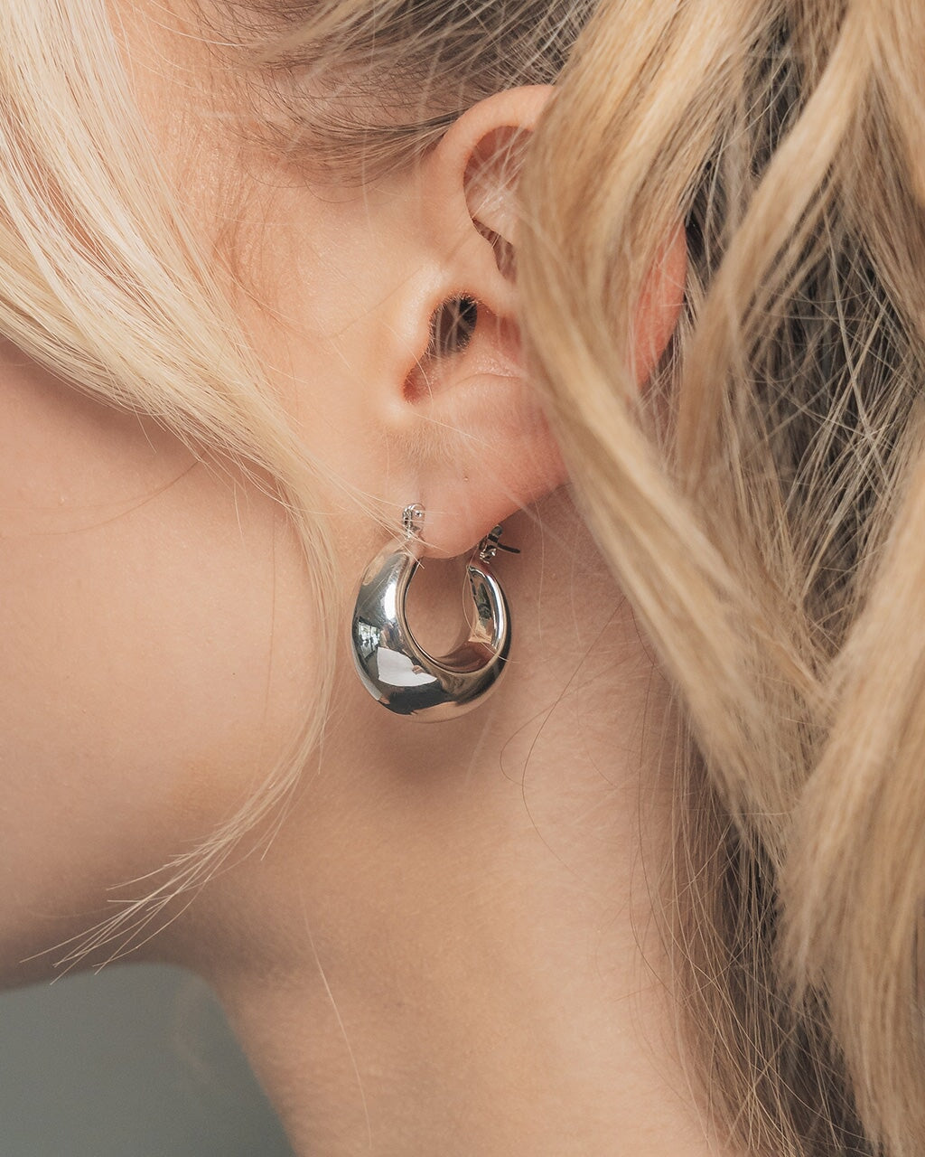 Nova Chunky Tube Hoop Earrings for Women - Trendy Gold & Silver Hollow Circle Earrings for Everyday Wear, Party & Date Night