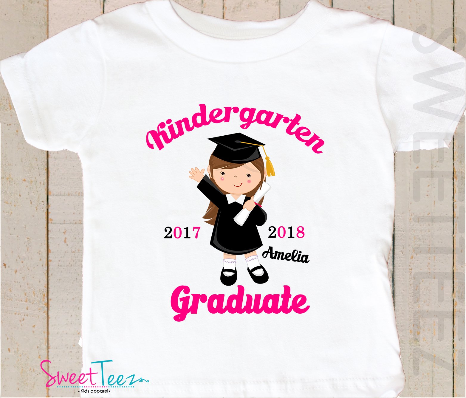 Personalized Kindergarten Graduation Shirt for Girls - Custom Kids Graduation Gift T-Shirt - Perfect for School Ceremonies & Photo Shoots