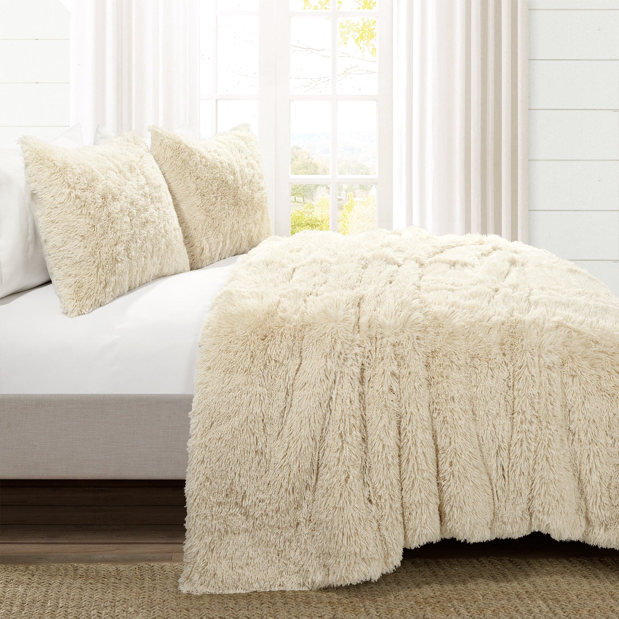 Emma Faux Fur Comforter Set - Soft & Luxurious Bedding Collection for Winter - Queen/King Size - Perfect for Cozy Bedrooms, Guest Rooms & Winter Home Decor