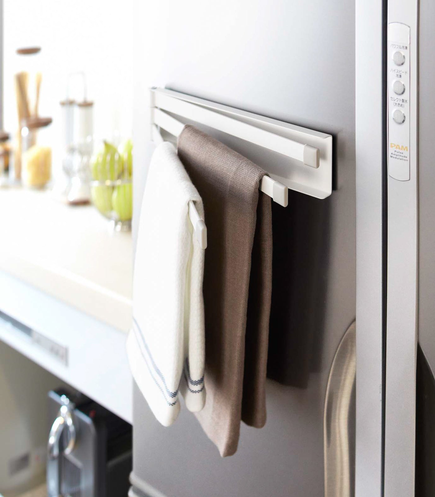 Stainless Steel Magnetic Dish Towel Holder - Strong Kitchen Organizer for Hanging Towels, Gloves & Utensils - Perfect for Refrigerator, Oven & Metal Surfaces