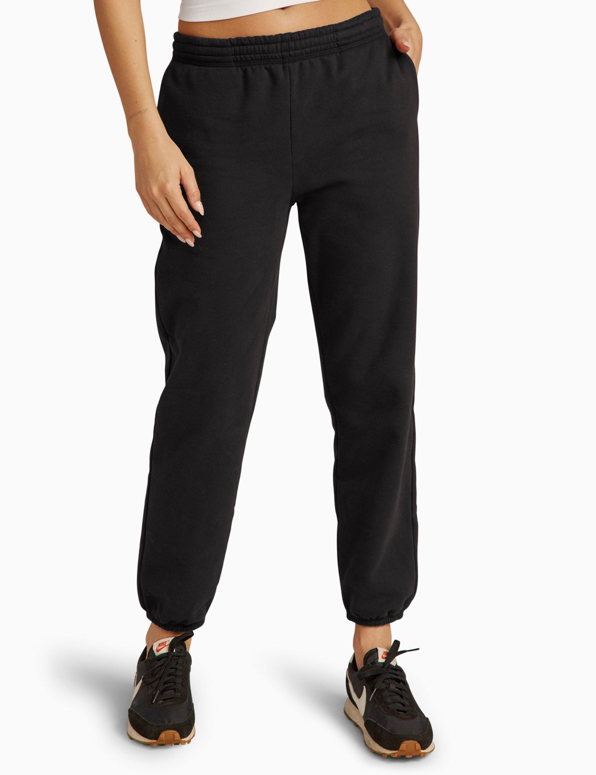ON THE GO SWEATPANT BLACK - Comfortable Travel & Lounge Pants for Men & Women - Perfect for Gym, Yoga, Running Errands and Relaxing at Home