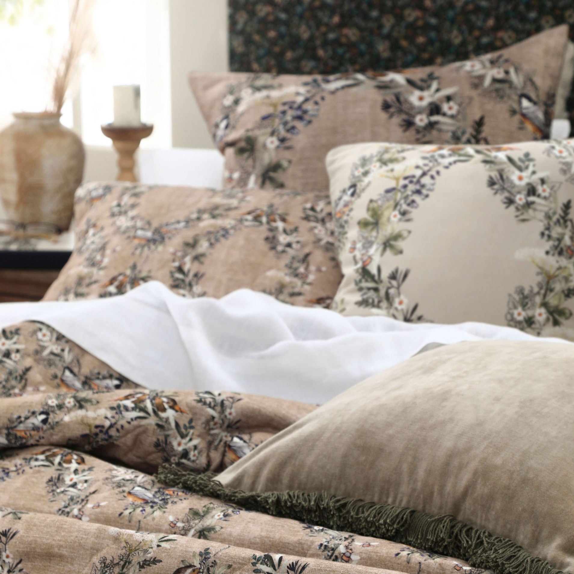 MM Linen Folly Bedspread Set - Queen Size Luxury Bedding for Master Bedroom & Guest Room Decor