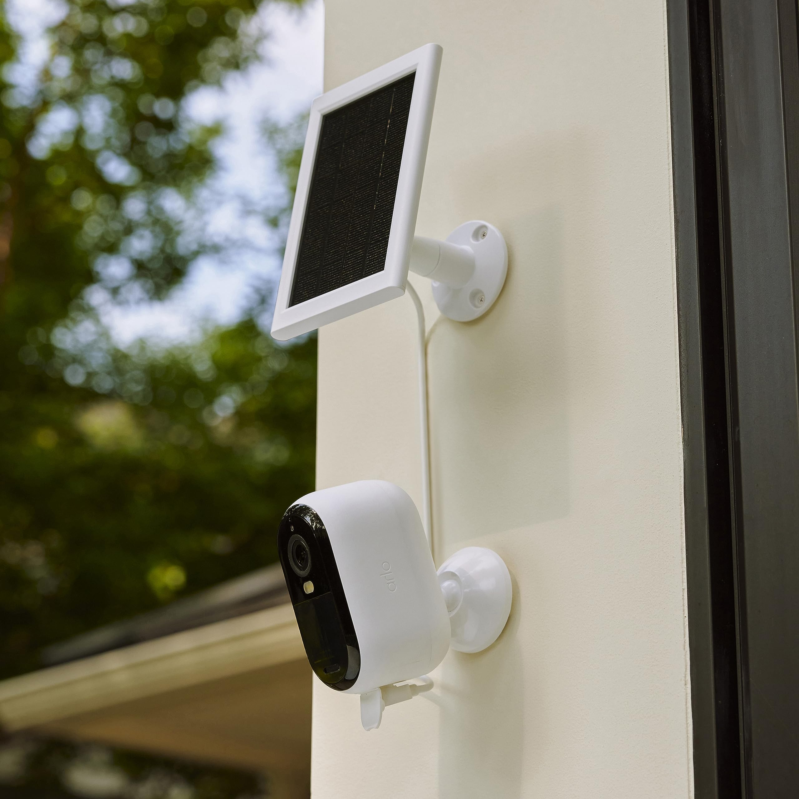 Arlo Essential Solar Panel Charger (2nd Generation) - Certified Accessory for Arlo Essential Outdoor & XL Cameras - Weatherproof Wireless Charging Solution - Perfect for Home Security & 24/7 Surveillance - Model VMA6600 (White)