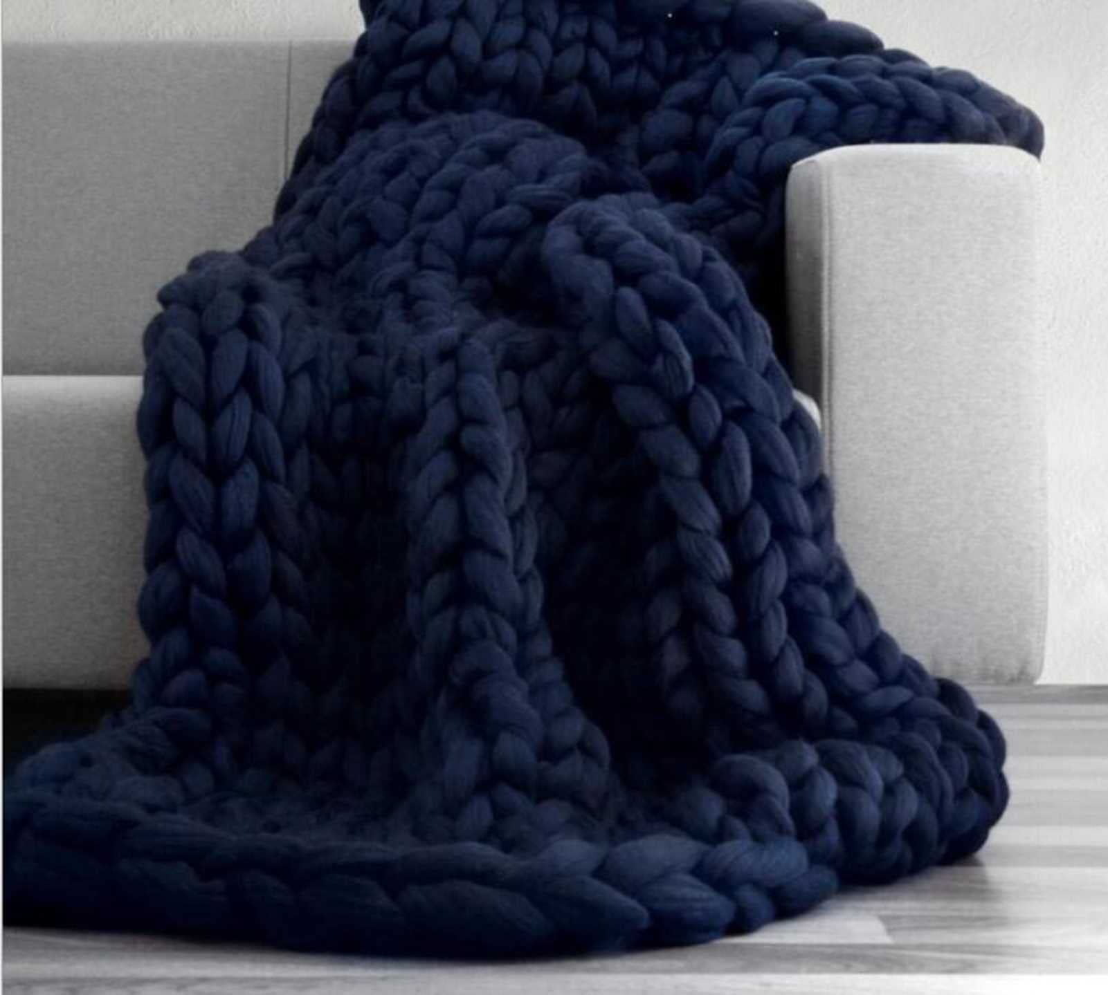 Chunky Knit Blanket - Thick Merino Wool Yarn, Super Soft & Warm Throw for Bed, Sofa, Chair - Perfect for Cozy Nights, Boho Home Decor, Office & Gift Giving