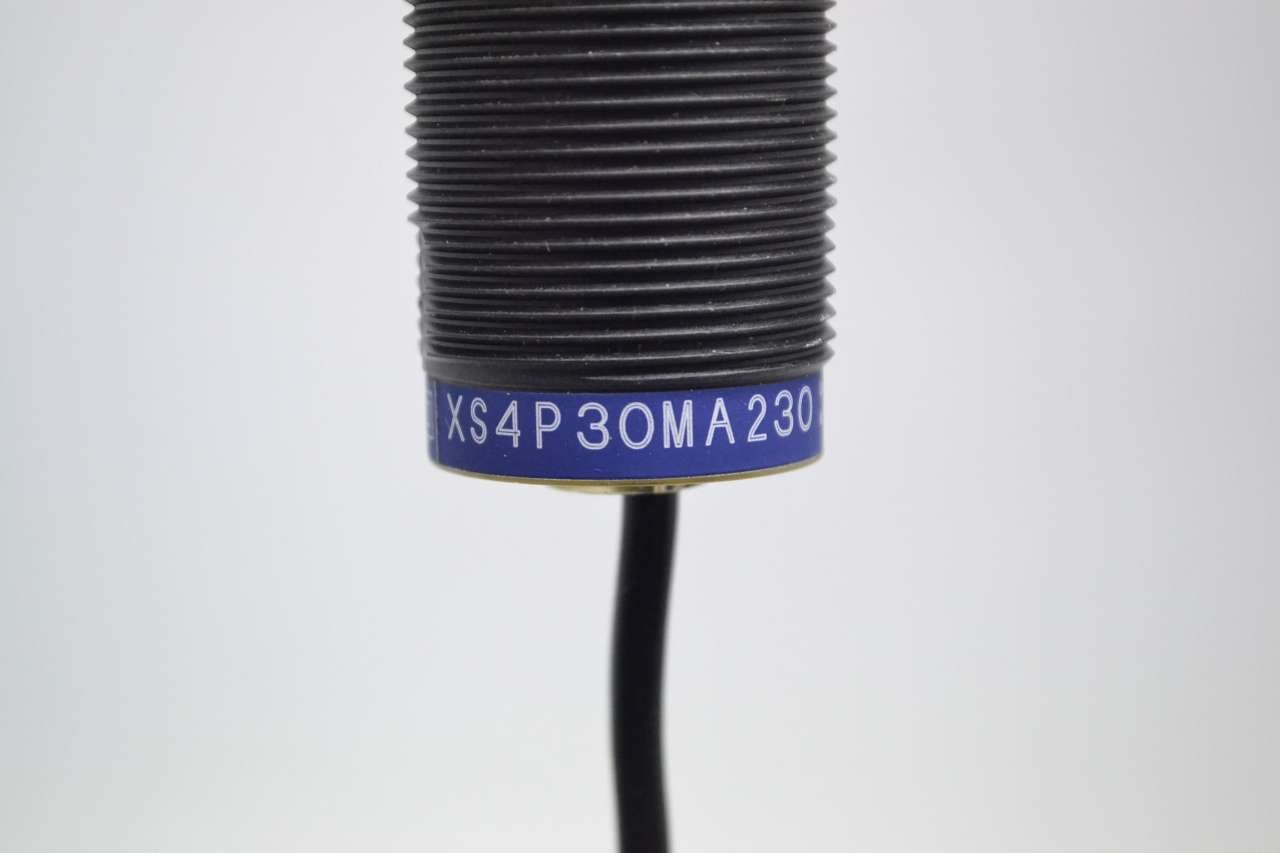 Inductive Proximity Sensor 240V AC 300mA XS Series - Perfect for Industrial Automation, Conveyor Systems & Machine Safety Applications