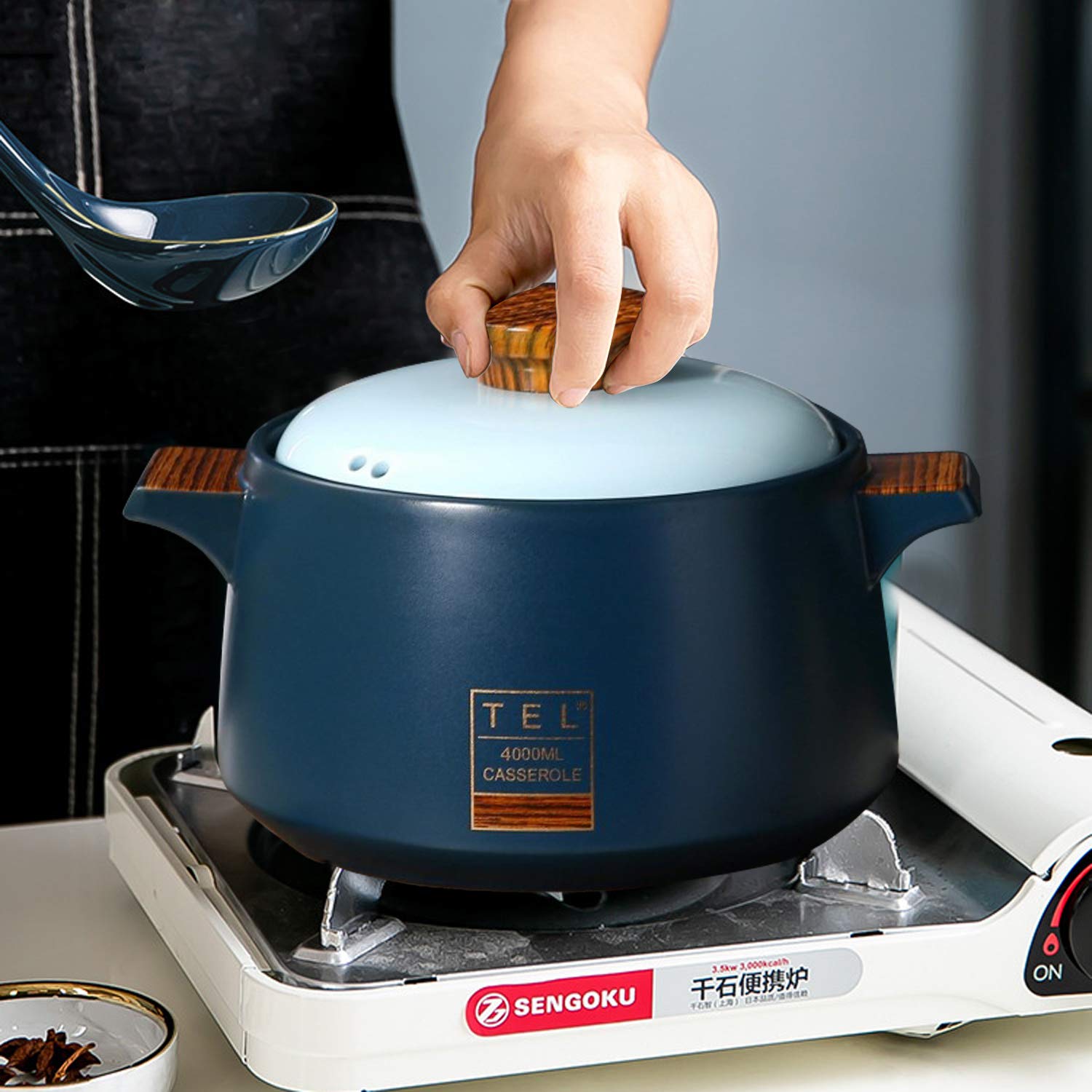 Premium 5.3-Quart Ceramic Casserole Pot with Bakelite Handle - Nonstick, Heat Resistant Clay Cookware for Soup & Stew - Includes White Lid - Perfect for Slow Cooking, Braising & Serving Dishes at Family Gatherings