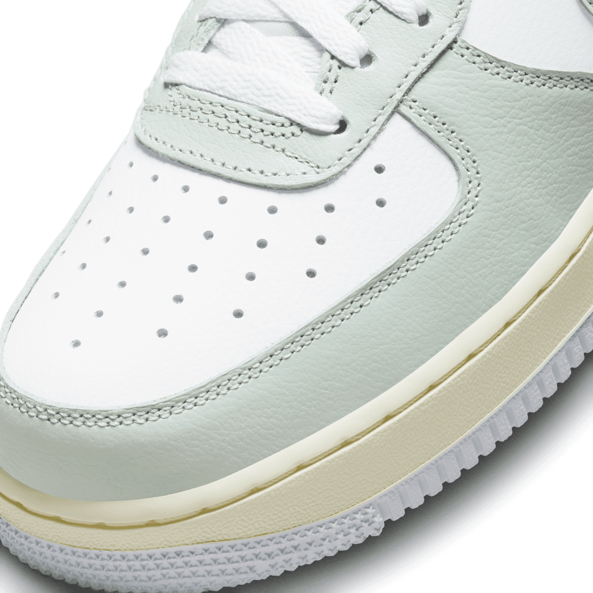 Nike Air Force 1 '07 LV8 'Split' White Black Sneakers - Men's Basketball Shoes for Casual Wear & Street Style Fashion