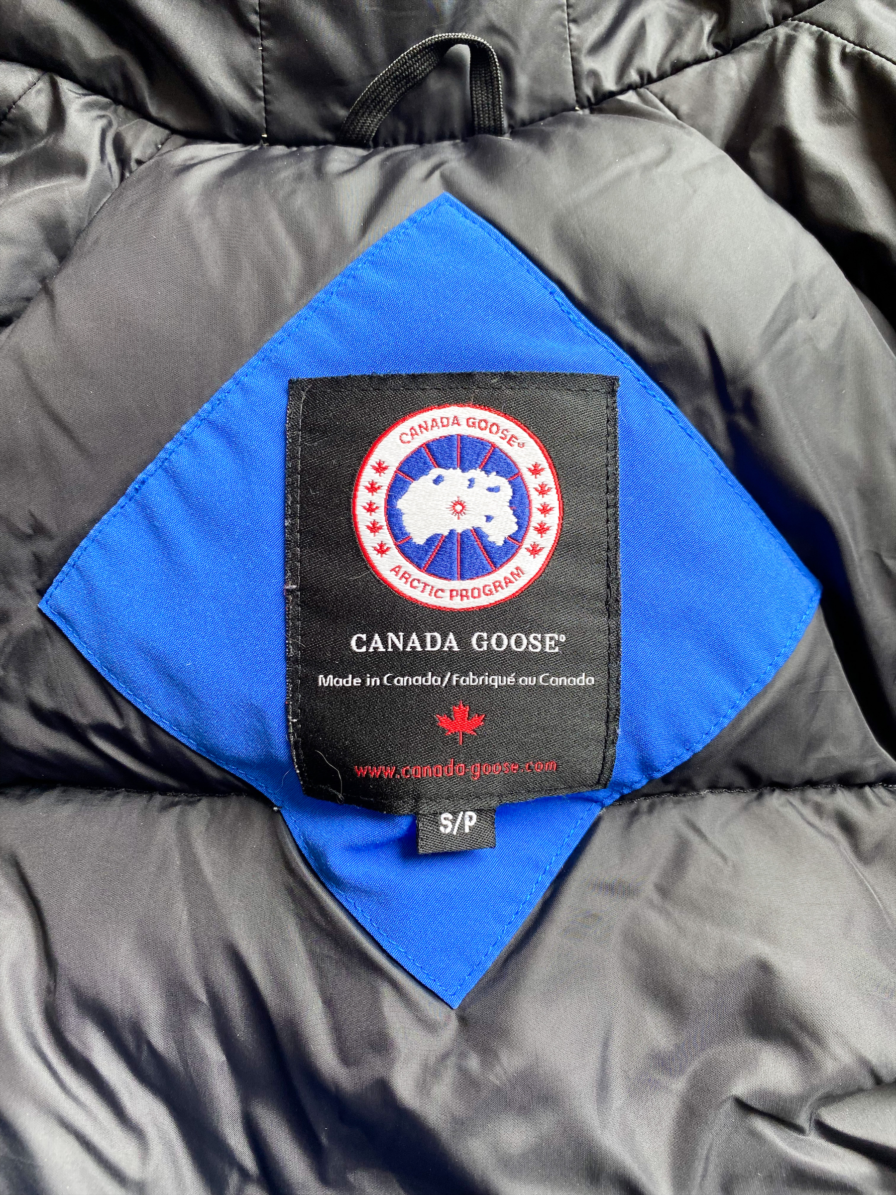 Canada Goose Royal PBI Blue Chilliwack Women's Winter Jacket - Waterproof & Windproof Parka for Cold Weather - Perfect for Outdoor Activities, Skiing & Urban Fashion