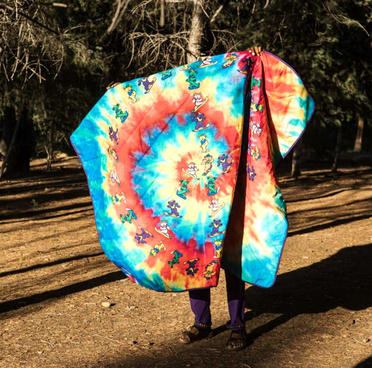 686 x Grateful Dead Waterproof Hooded Puffer Blanket - Cozy Outdoor Camping & Music Festival Essential (2023 Edition)
