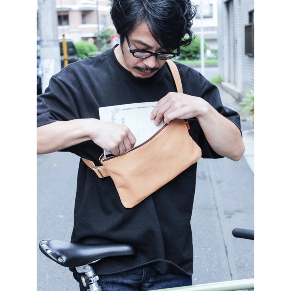Premium Tochigi Leather Crossbody Bag - Handcrafted in Japan - Stylish Messenger Bag for Women & Men - Perfect for Travel, Work & Everyday Use
