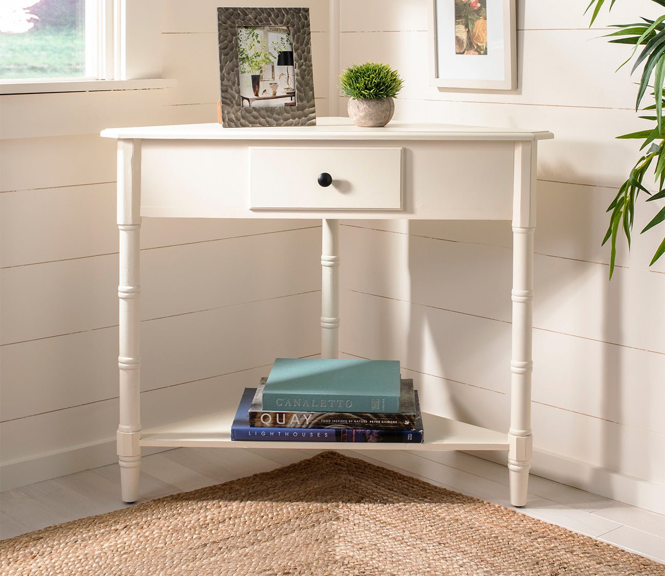 Safavieh Gomez Corner Table - Stylish and Functional Small Space Solution for Living Room, Bedroom, or Office - Perfect for Home Decor and Storage