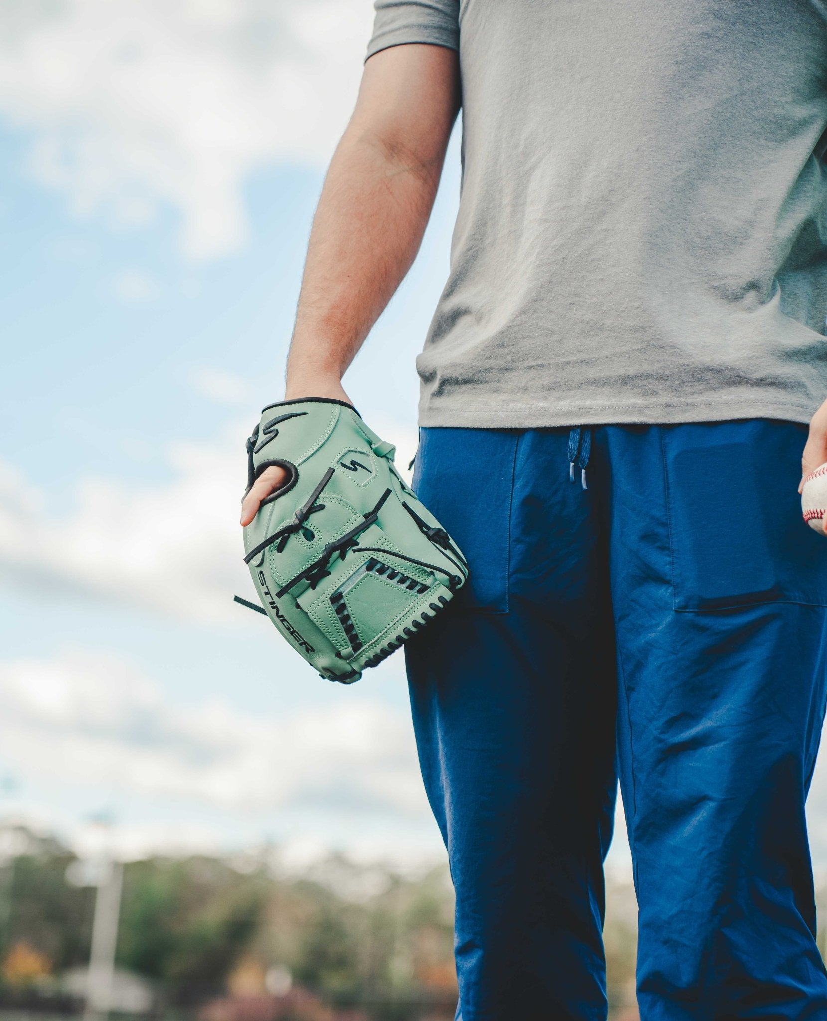 Premium Stinger Cashflow 12 Baseball & Softball Fielding Glove - Professional Leather Mitt for Youth & Adult Players - Perfect for Training, Games & Outdoor Sports