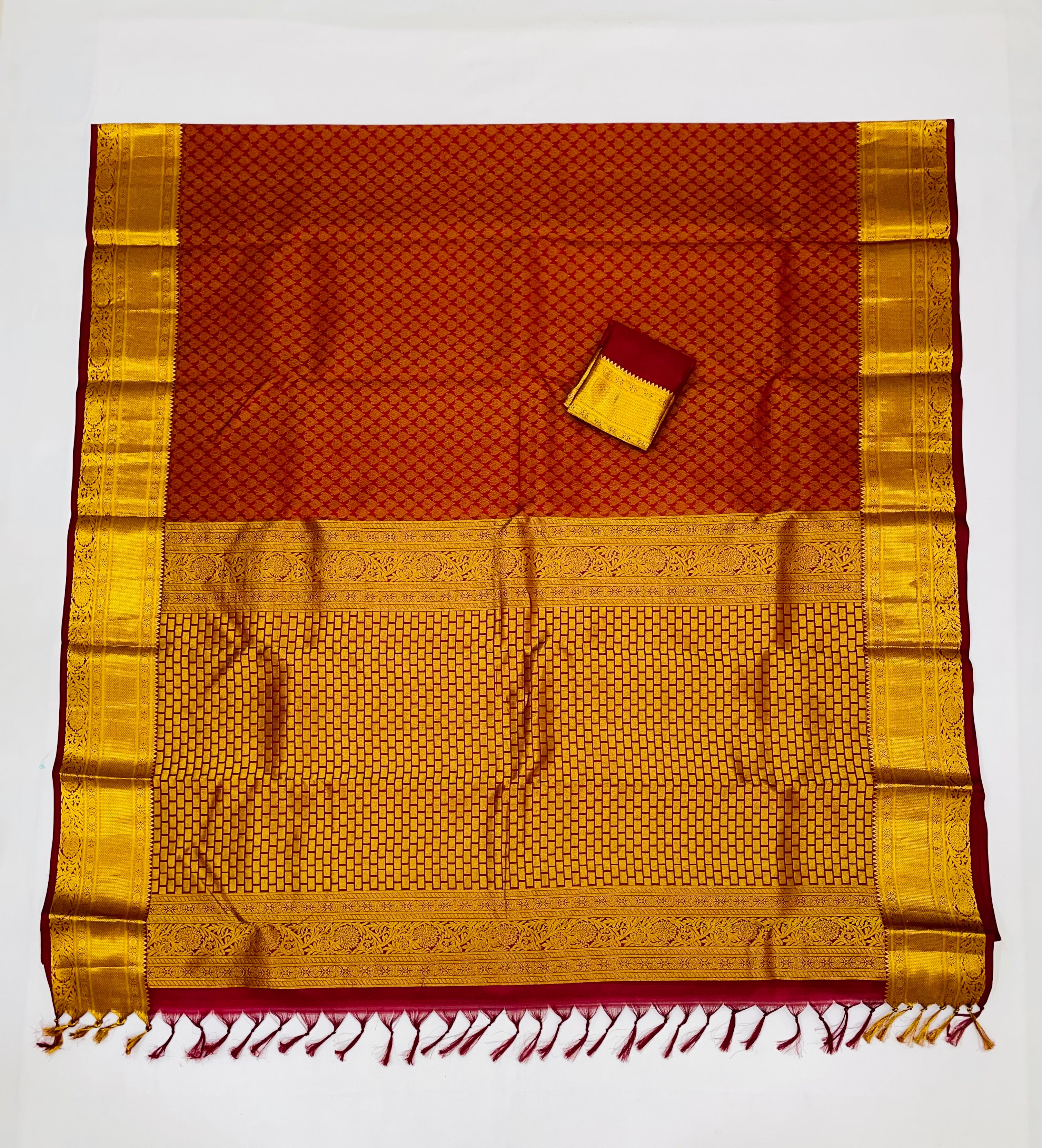 Elegant Maroon Floral Pure Kanchipuram Silk Saree with Gold Zari Work for Women | Traditional Indian Bridal & Wedding Attire | Perfect for Festivals & Special Occasions