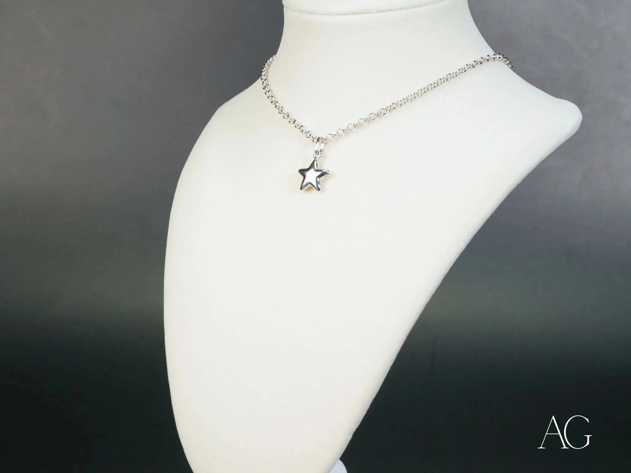 Celestial Star White Gold Pendant Necklace - Elegant 14K Gold Star Charm for Women - Perfect for Gifts, Anniversaries & Everyday Wear