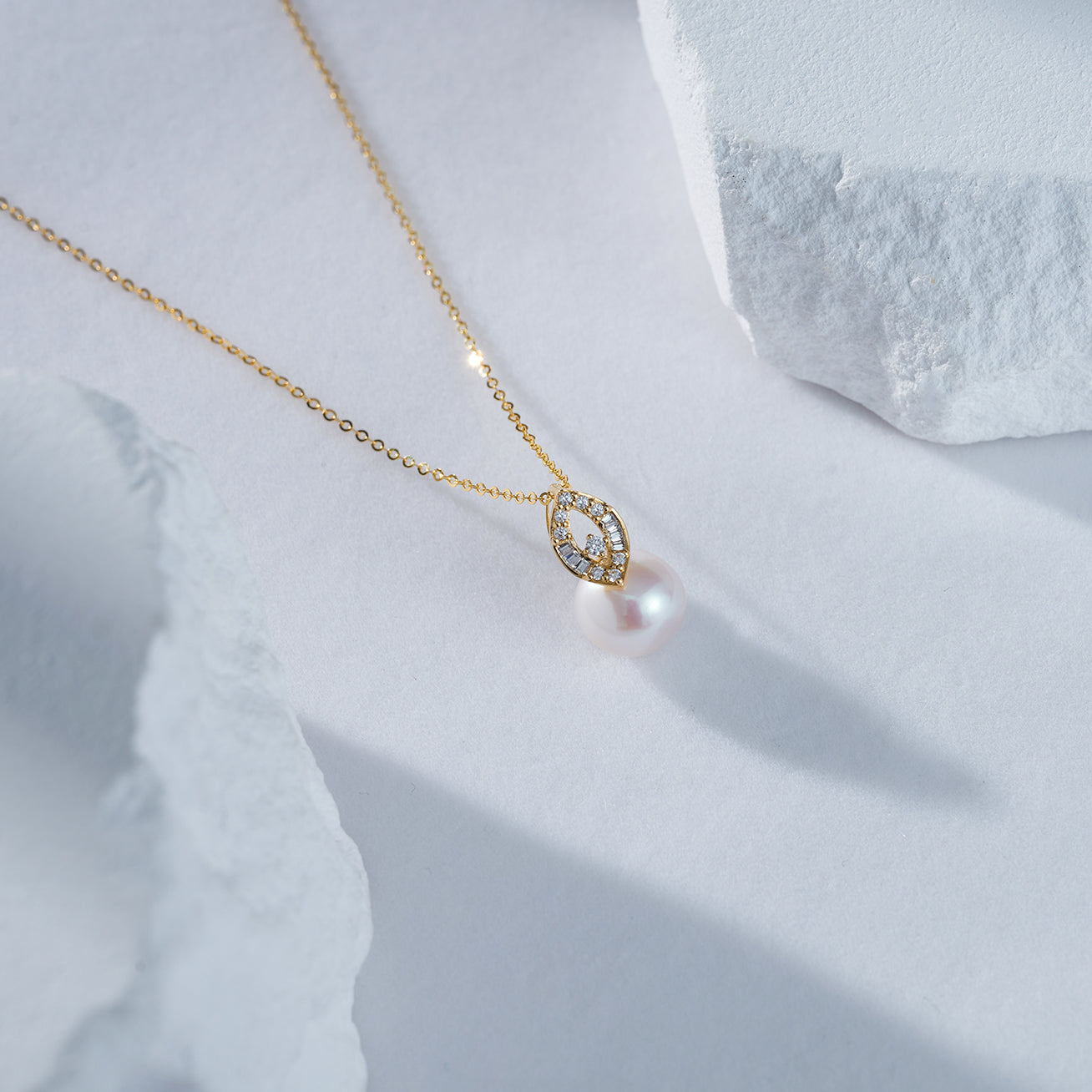 18K Solid Gold Freshwater Pearl Necklace for Women - Elegant Classic Jewelry Gift for Birthday, Anniversary & Special Occasions