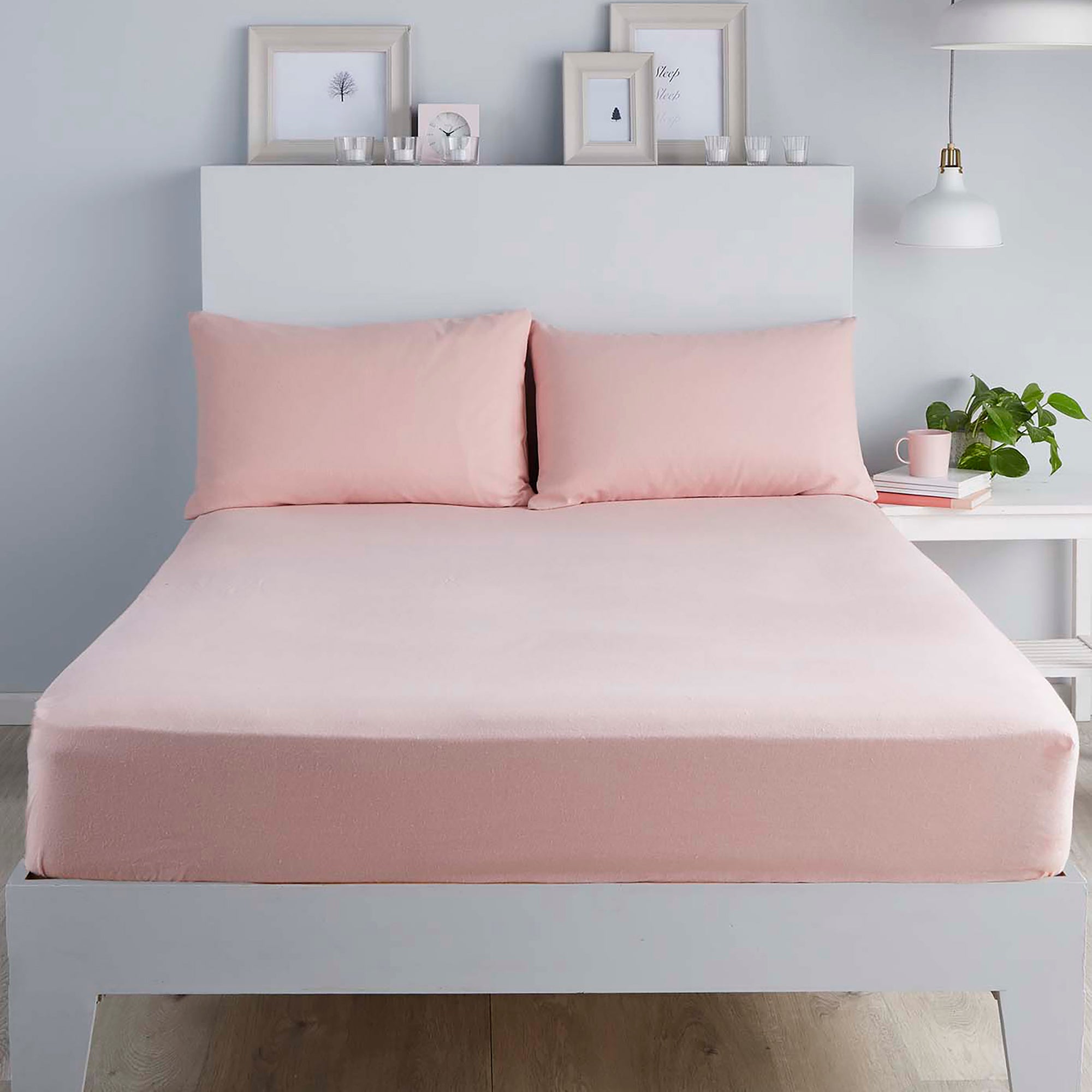 Serene Plain Dyed Fitted Bed Sheet - 32cm Deep Pocket, Soft Blush Pink Cotton - Perfect for Master Bedroom, Guest Room & Dormitory Decor