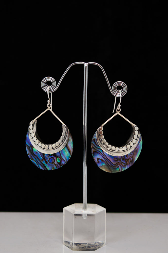 Elegant Large Shell Earrings for Women - Boho Beach Style Statement Jewelry - Perfect for Summer Vacations, Weddings, and Beach Parties