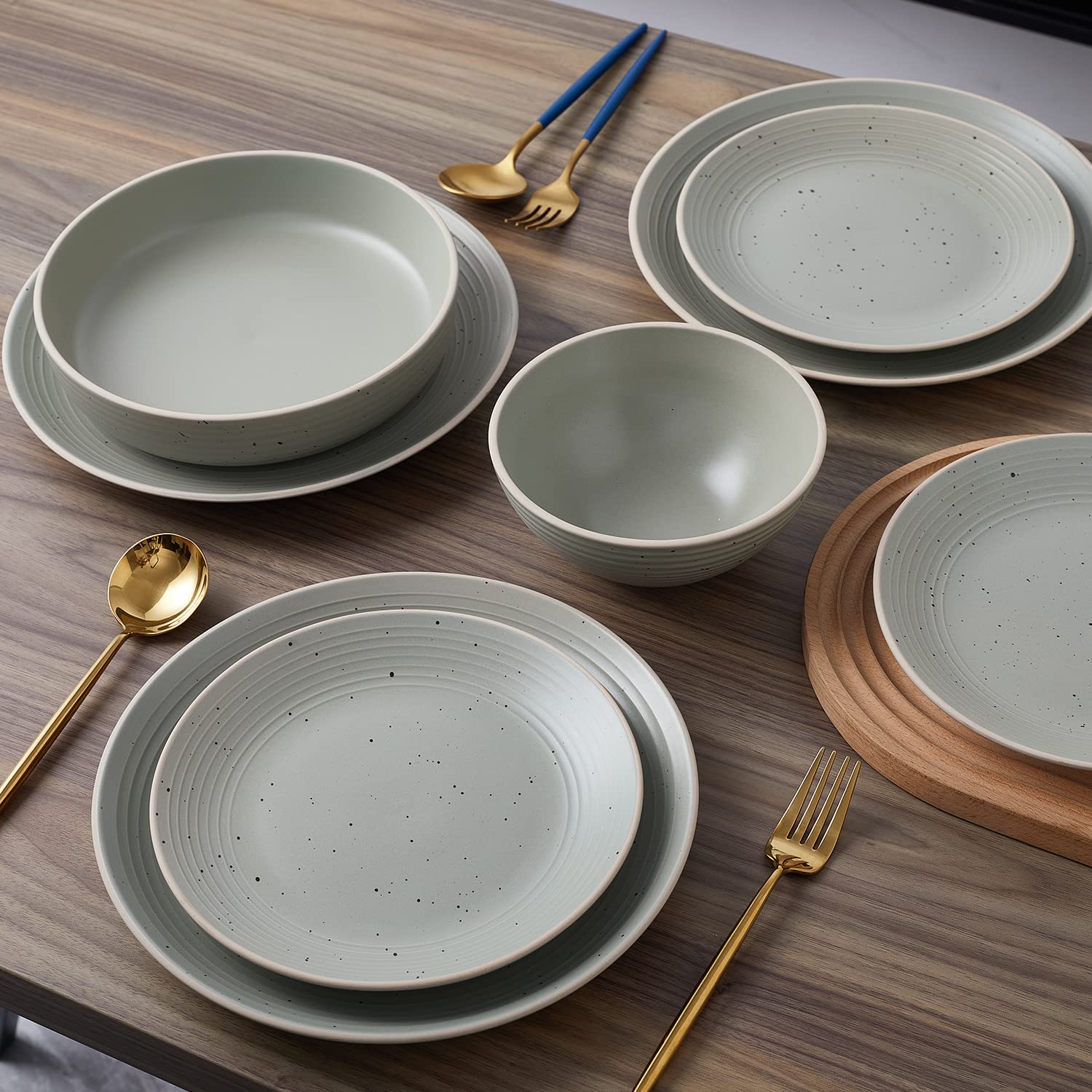 Lauren Modern Stoneware 32-Piece Round Dinnerware Set - Plates & Bowls for 8, Green | Elegant Stoneware Dinner Set for Family Gatherings, Dinner Parties & Everyday Use