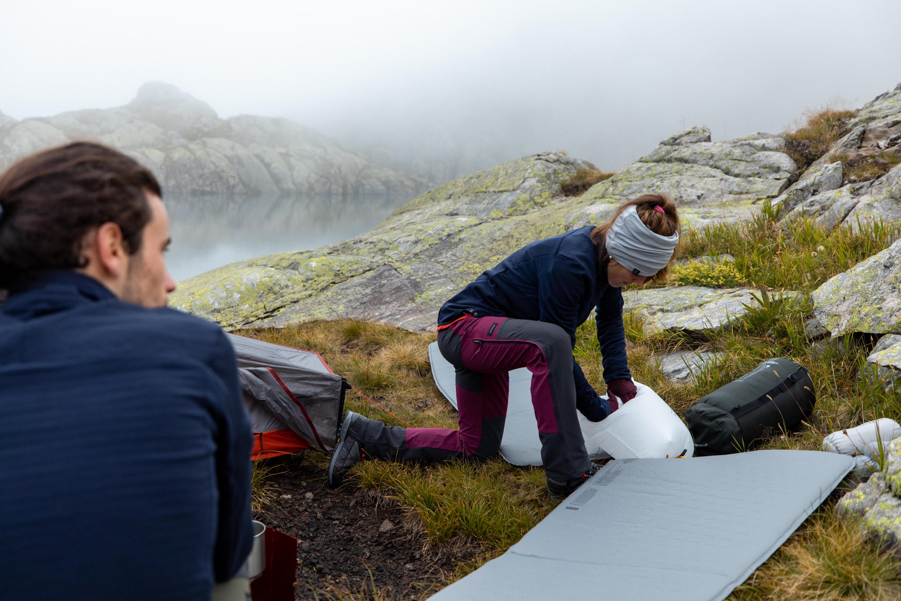 Forclaz Trek 500L Self-Inflating Backpacking Mattress - Ultralight Camping Sleeping Pad for Hiking, Backpacking & Outdoor Adventures - Perfect for Campers & Travelers