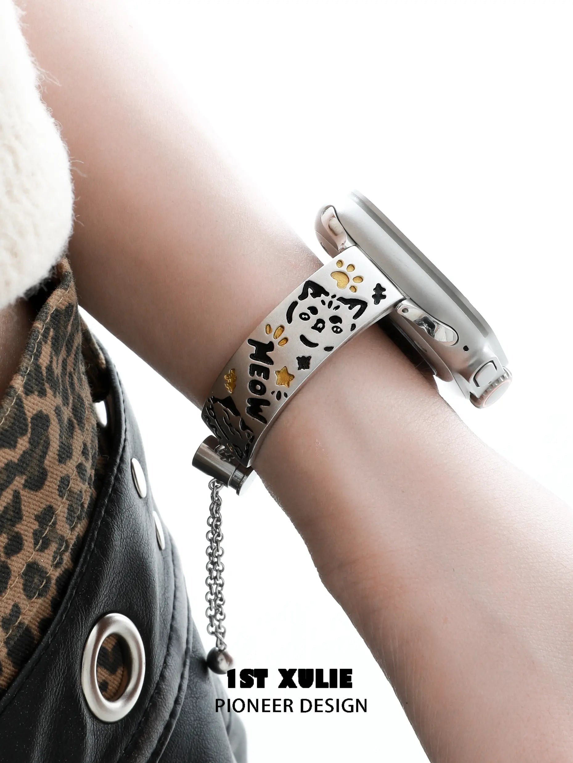 Graffiti Kitten & Puppy 18k Gold Plated Metal Apple Watch Band™ - Stylish Pet Lover Accessory for Workouts, Casual Wear & Fashion Statements