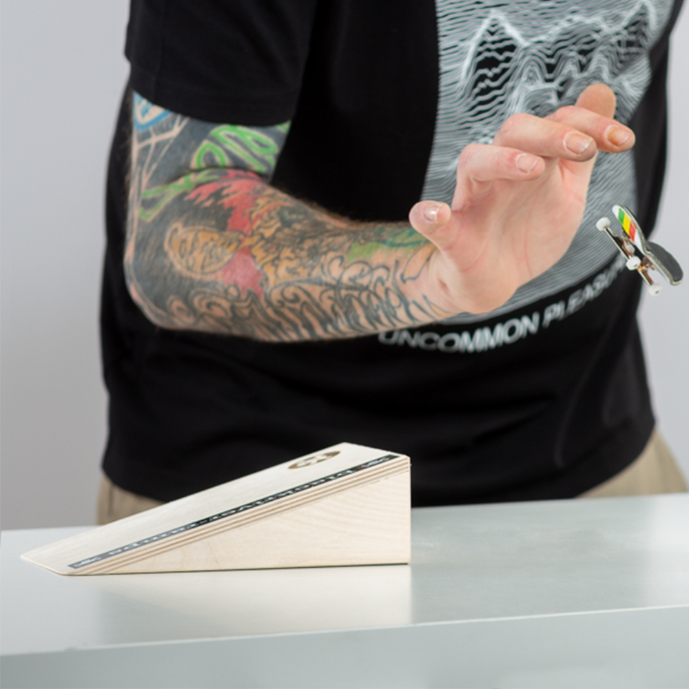 Blackriver Fingerboard Ramps - Professional Street Kicker for Tech Deck & Finger Skateboarding | Perfect for Indoor Skate Park Setup & Desk Toy Fun